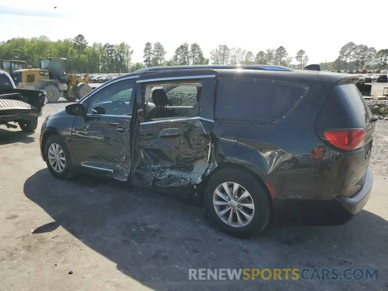 2 Photograph of a damaged car 2C4RC1BG9KR732456 CHRYSLER PACIFICA 2019