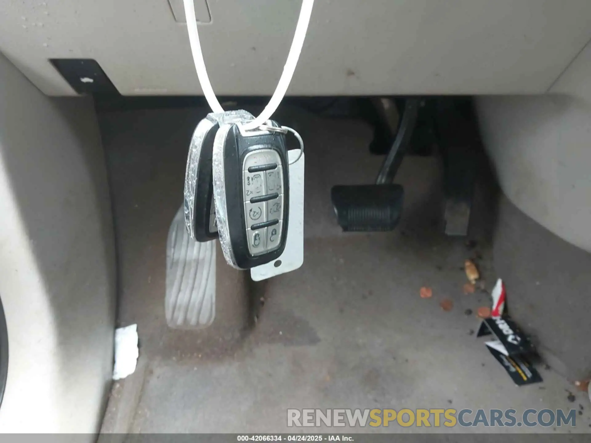 11 Photograph of a damaged car 2C4RC1BGXKR592949 CHRYSLER PACIFICA 2019