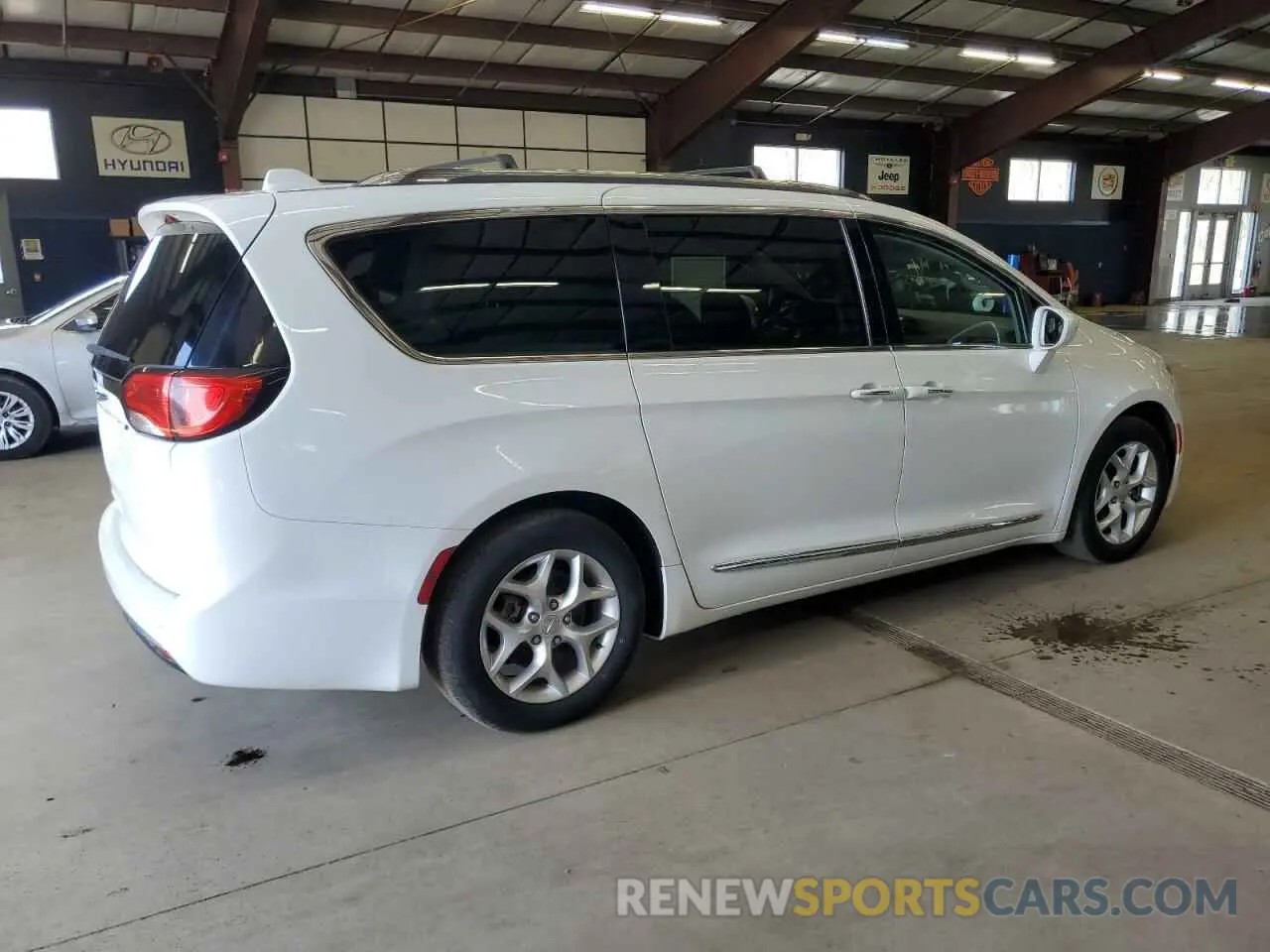 3 Photograph of a damaged car 2C4RC1BGXKR666001 CHRYSLER PACIFICA 2019