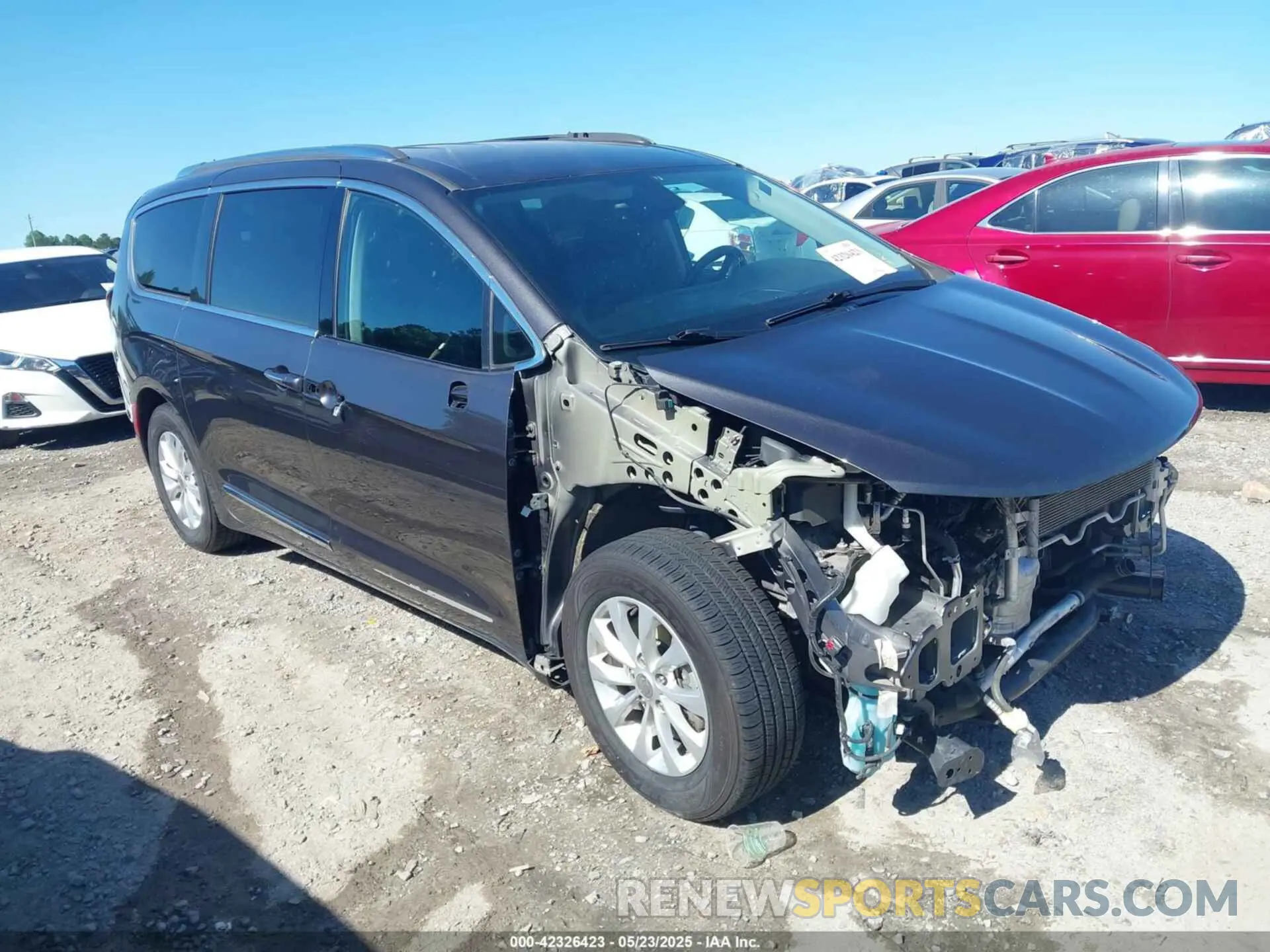 1 Photograph of a damaged car 2C4RC1BGXKR680562 CHRYSLER PACIFICA 2019