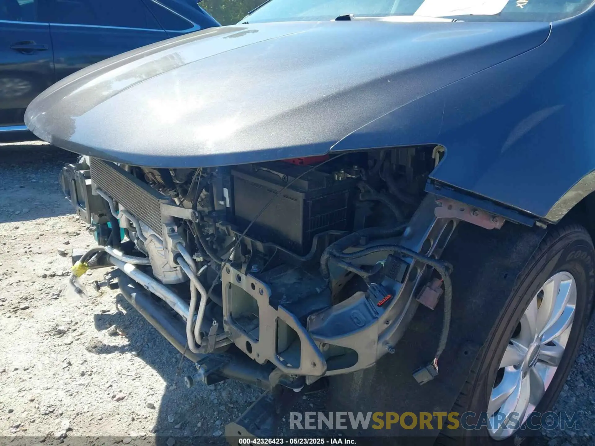 19 Photograph of a damaged car 2C4RC1BGXKR680562 CHRYSLER PACIFICA 2019