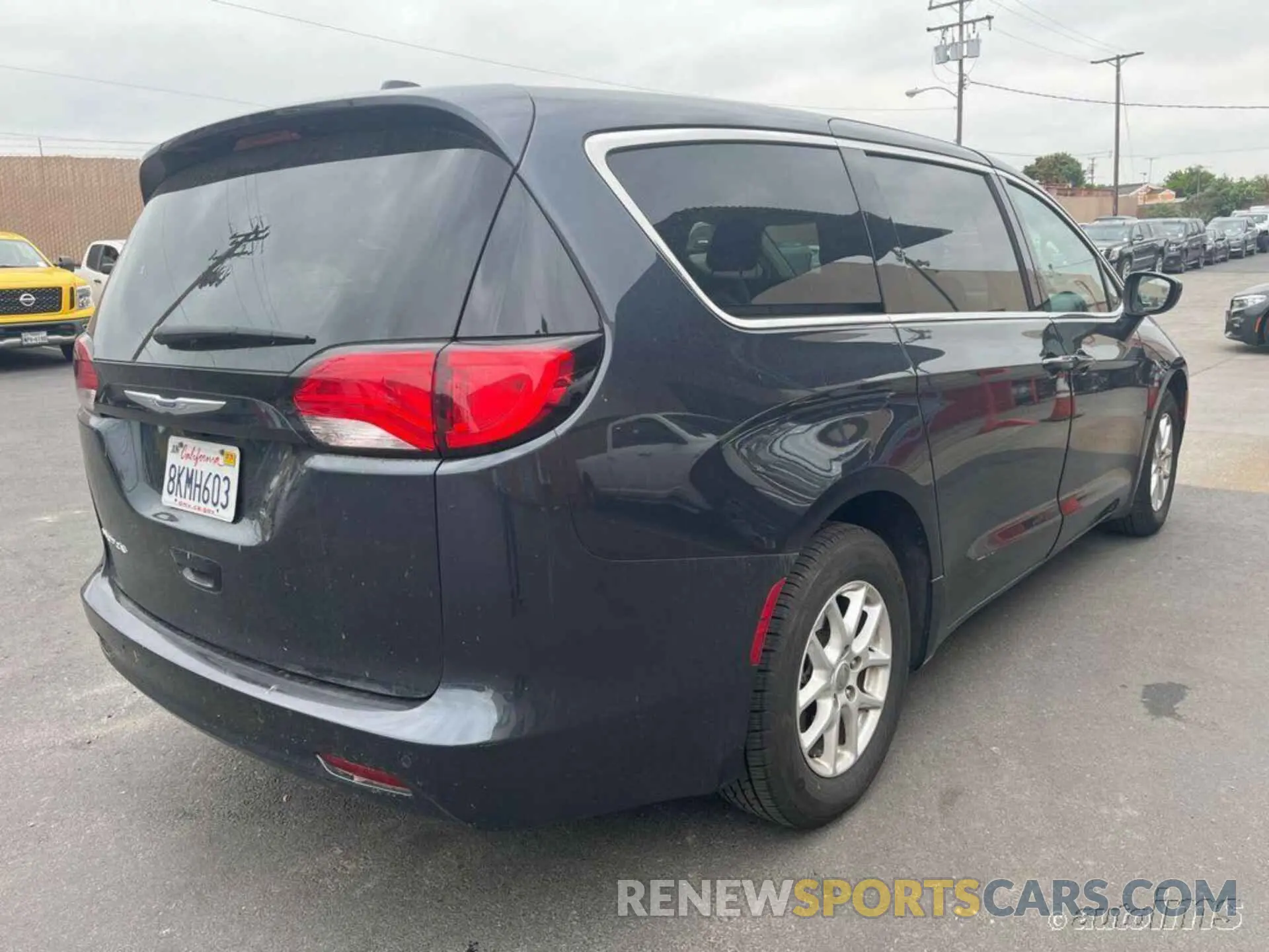 15 Photograph of a damaged car 2C4RC1CG0KR668242 CHRYSLER PACIFICA 2019
