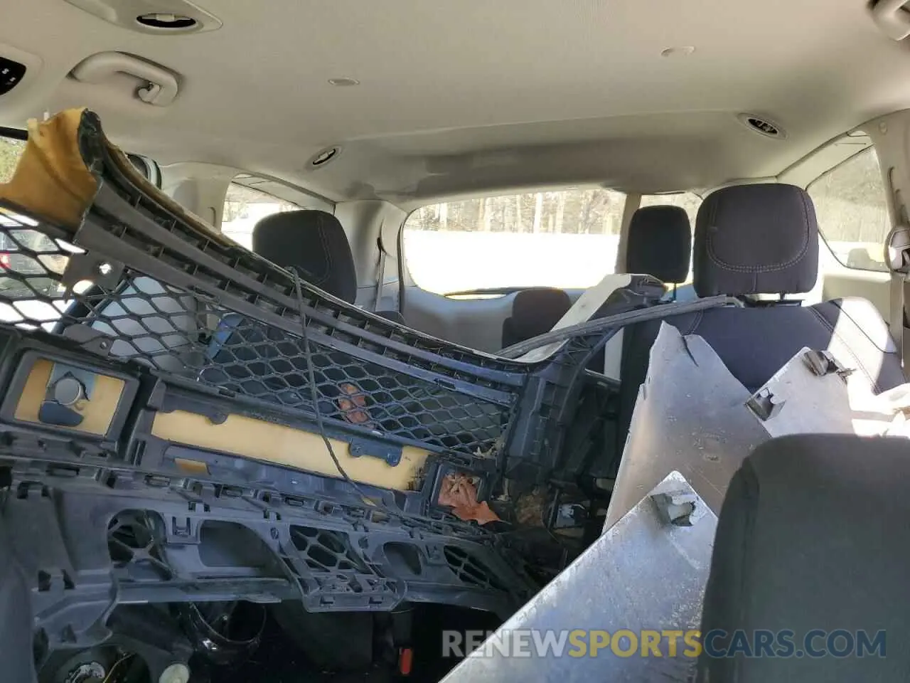 10 Photograph of a damaged car 2C4RC1CG1KR628428 CHRYSLER PACIFICA 2019