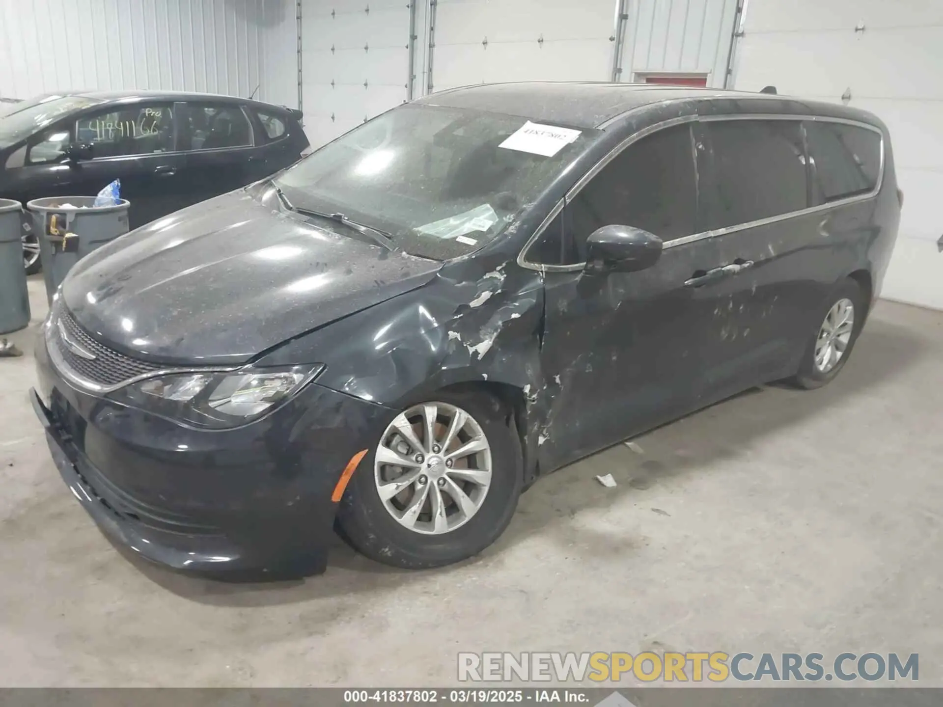 2 Photograph of a damaged car 2C4RC1CG9KR749112 CHRYSLER PACIFICA 2019