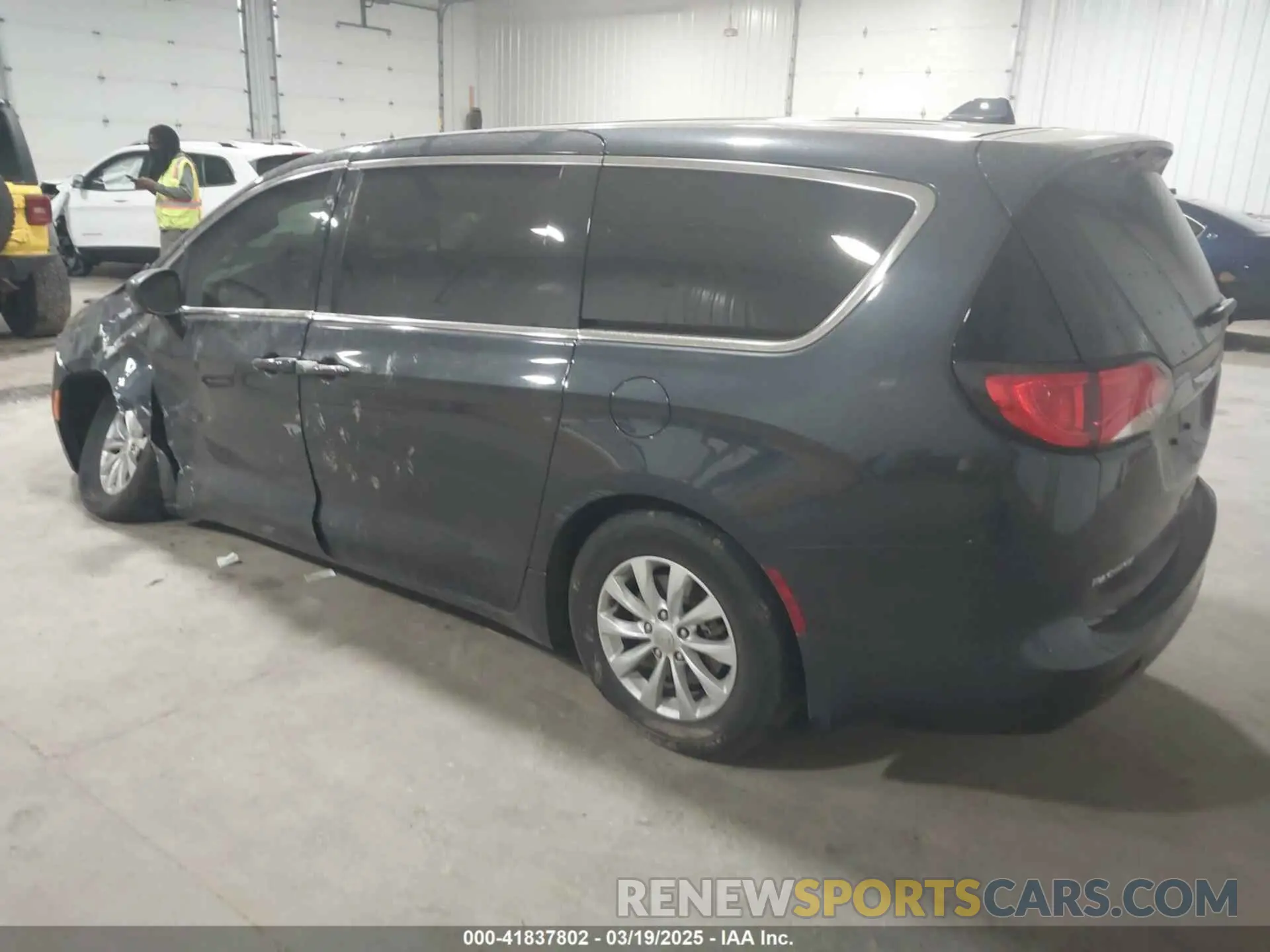 3 Photograph of a damaged car 2C4RC1CG9KR749112 CHRYSLER PACIFICA 2019