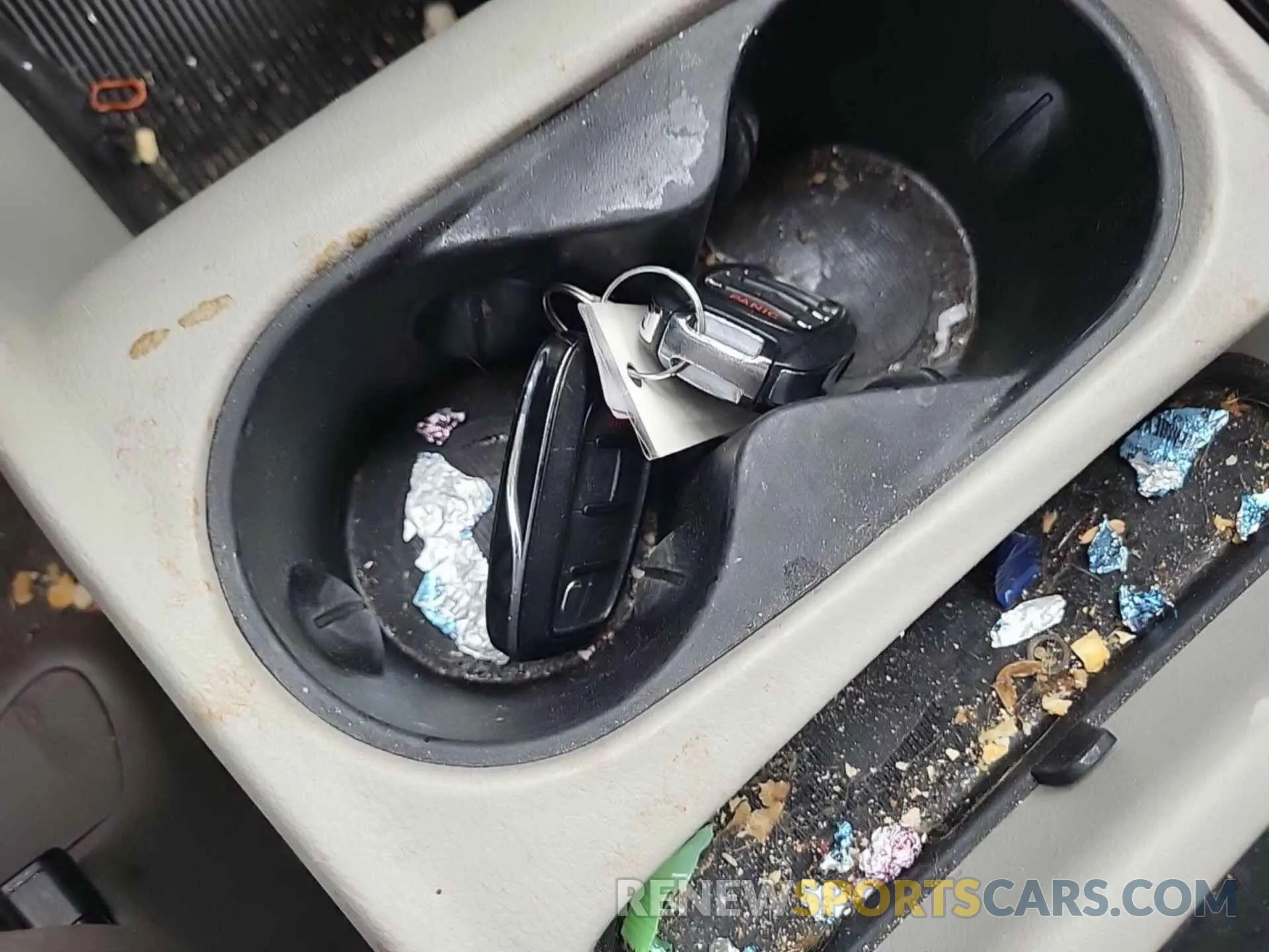 15 Photograph of a damaged car 2C4RC1DG0KR547810 CHRYSLER PACIFICA 2019