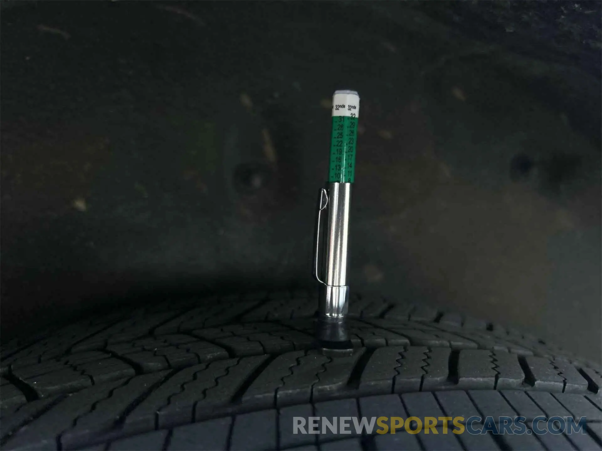 14 Photograph of a damaged car 2C4RC1DG1KR556144 CHRYSLER PACIFICA 2019