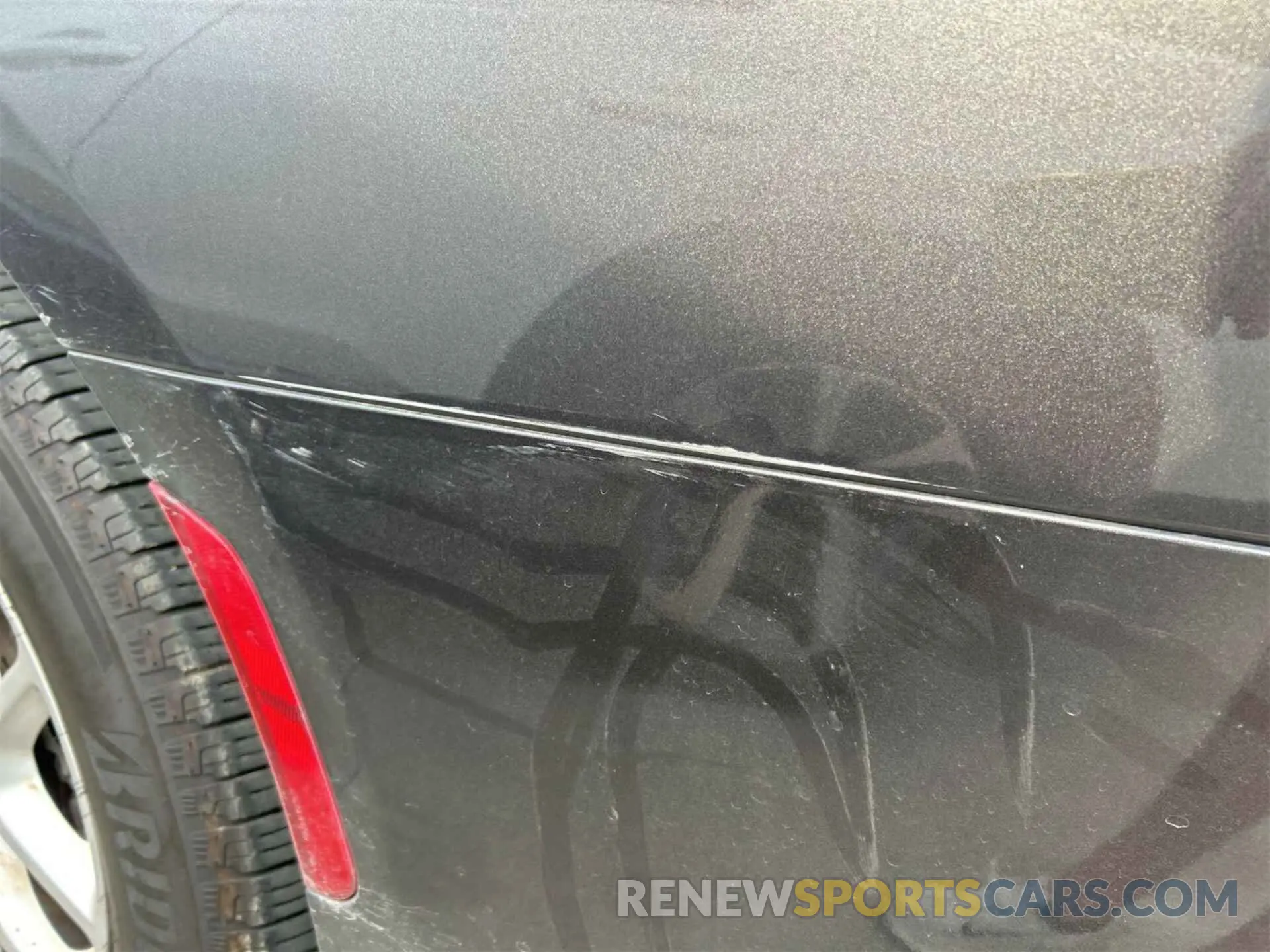 16 Photograph of a damaged car 2C4RC1DG1KR556144 CHRYSLER PACIFICA 2019