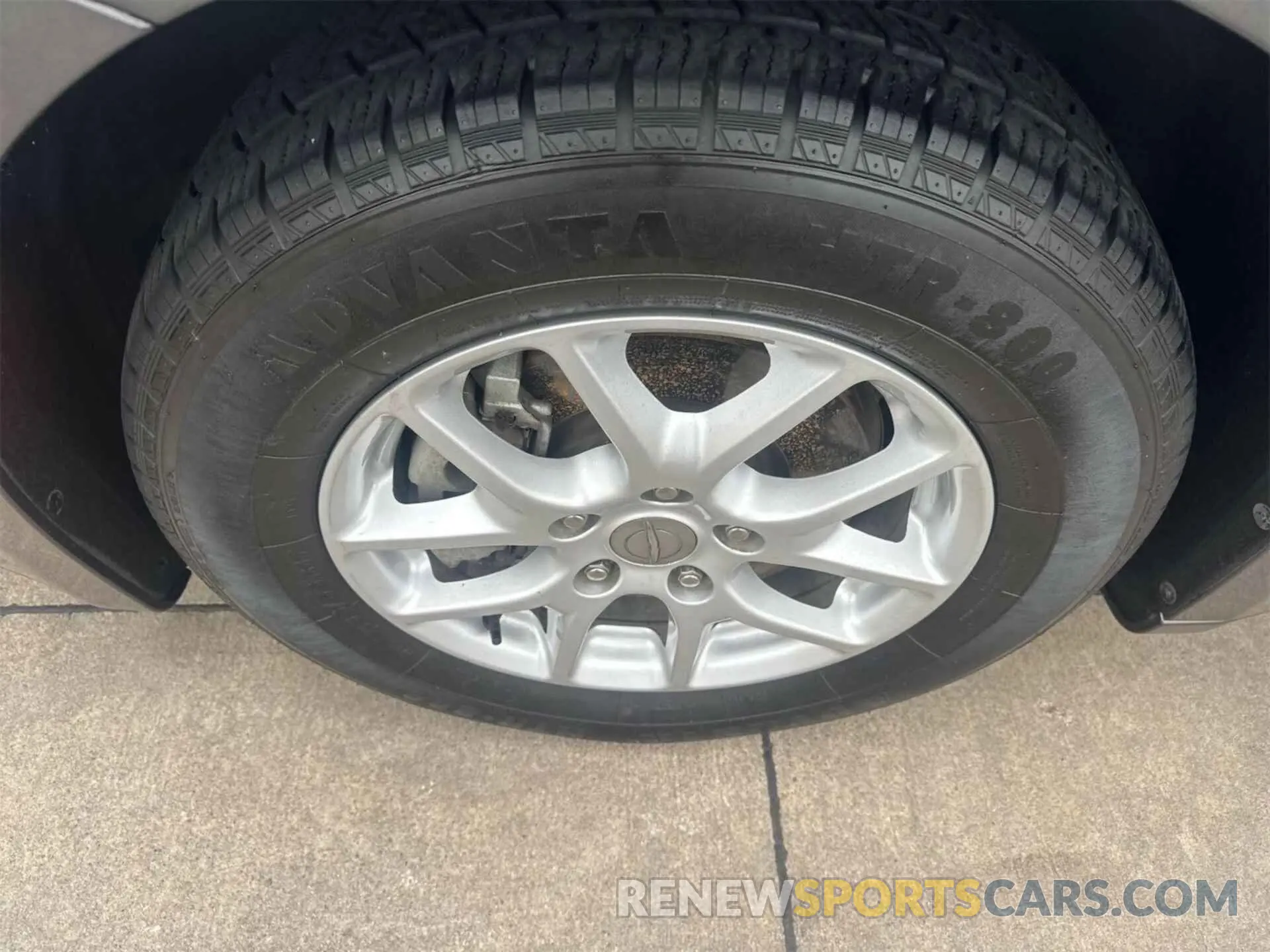 9 Photograph of a damaged car 2C4RC1DG1KR556144 CHRYSLER PACIFICA 2019