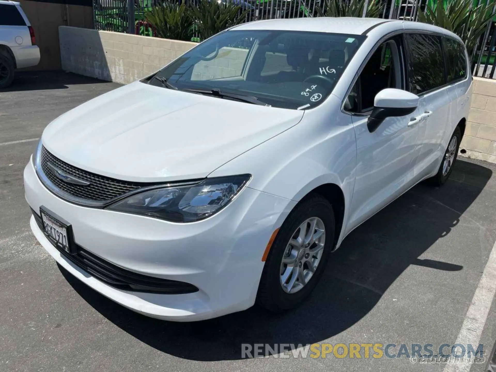13 Photograph of a damaged car 2C4RC1DG8KR556142 CHRYSLER PACIFICA 2019