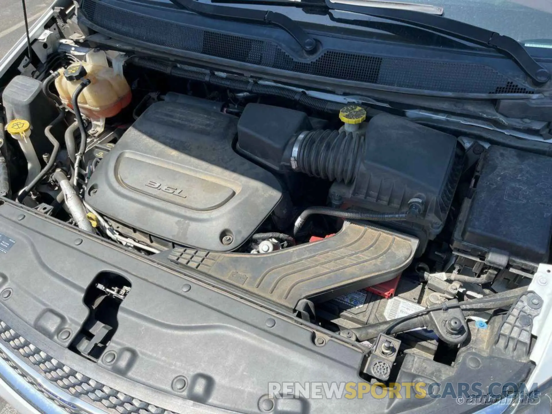 15 Photograph of a damaged car 2C4RC1DG8KR556142 CHRYSLER PACIFICA 2019