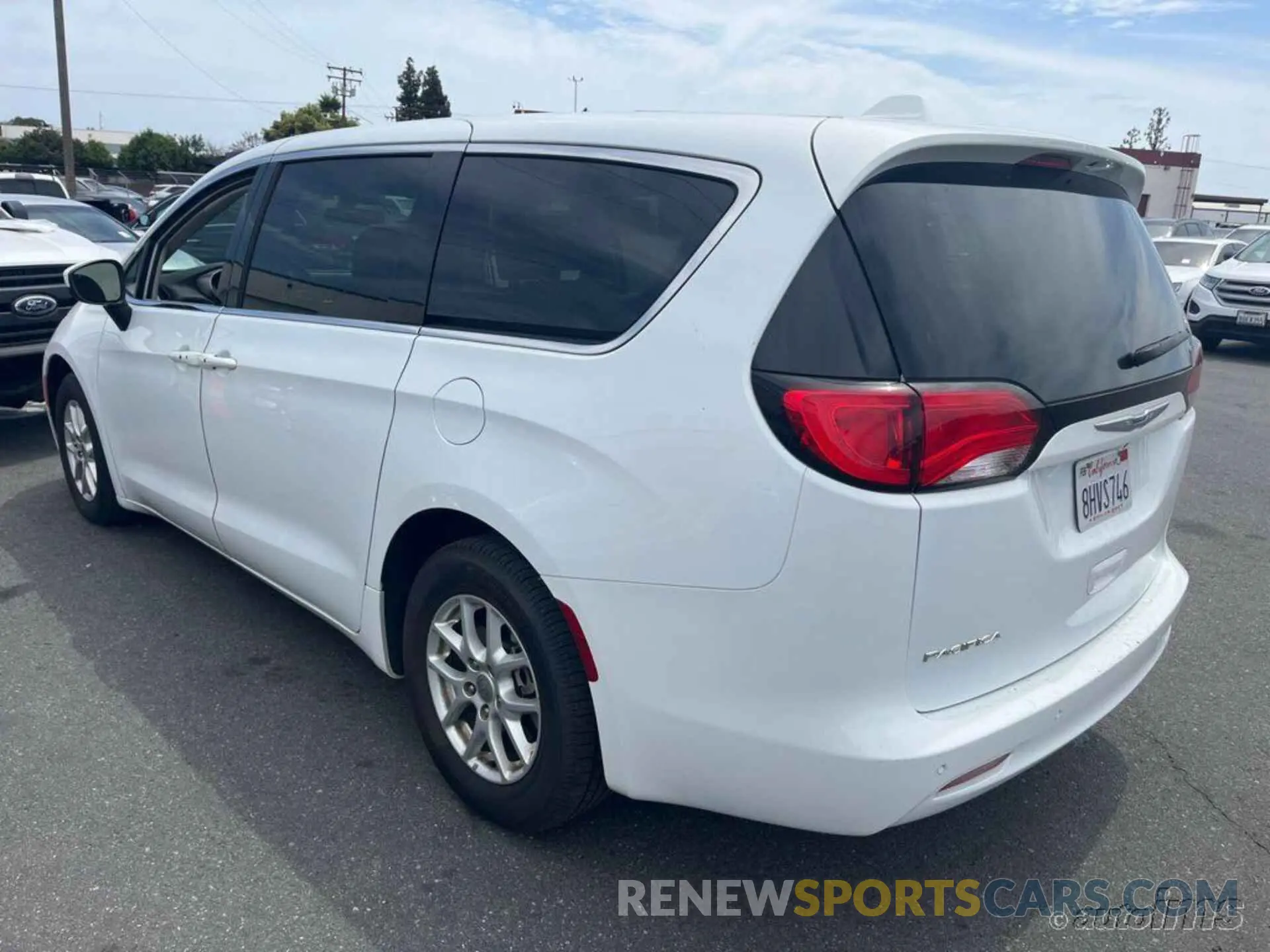 12 Photograph of a damaged car 2C4RC1DG9KR559616 CHRYSLER PACIFICA 2019
