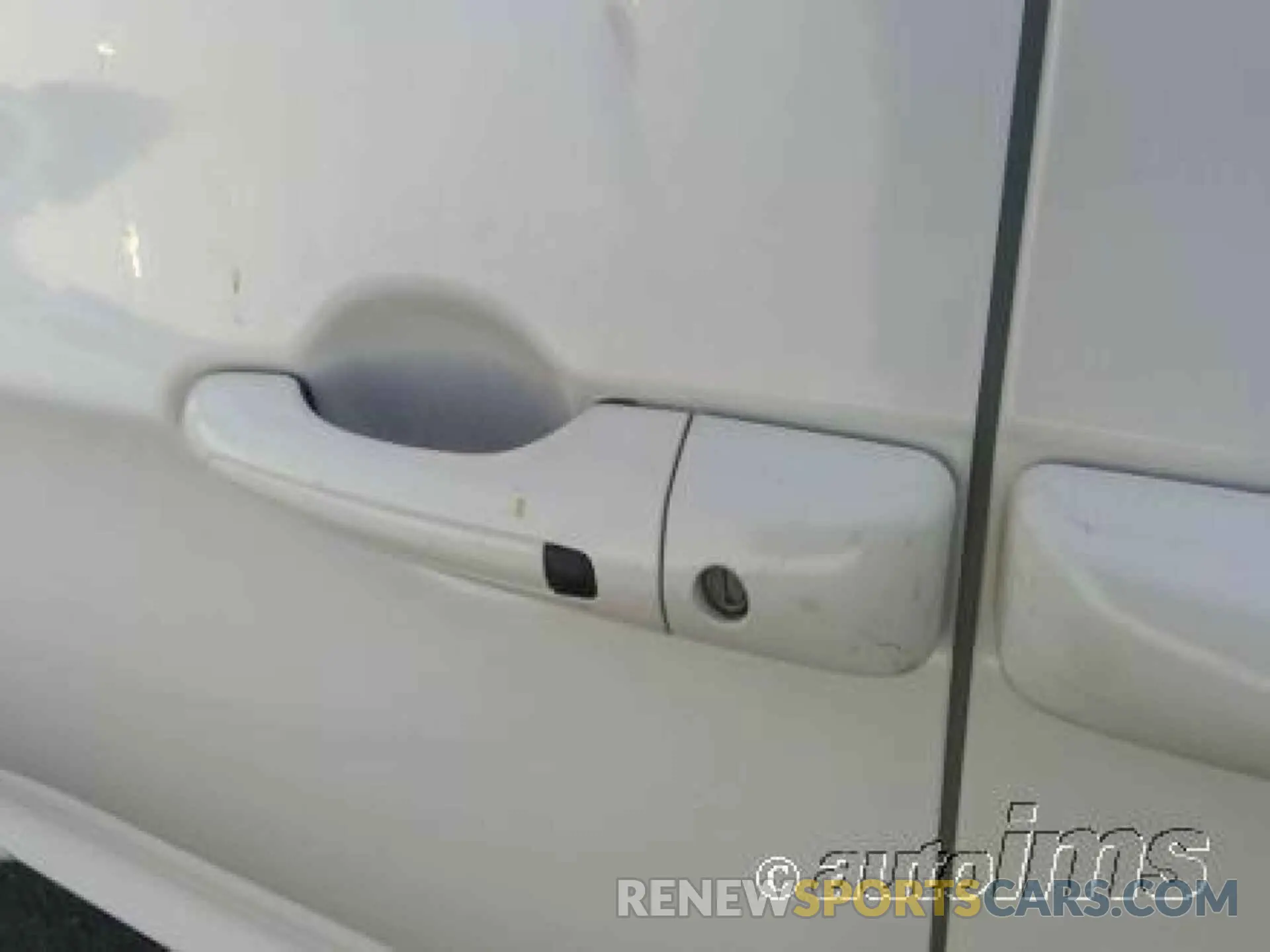 2 Photograph of a damaged car 2C4RC1DG9KR559616 CHRYSLER PACIFICA 2019