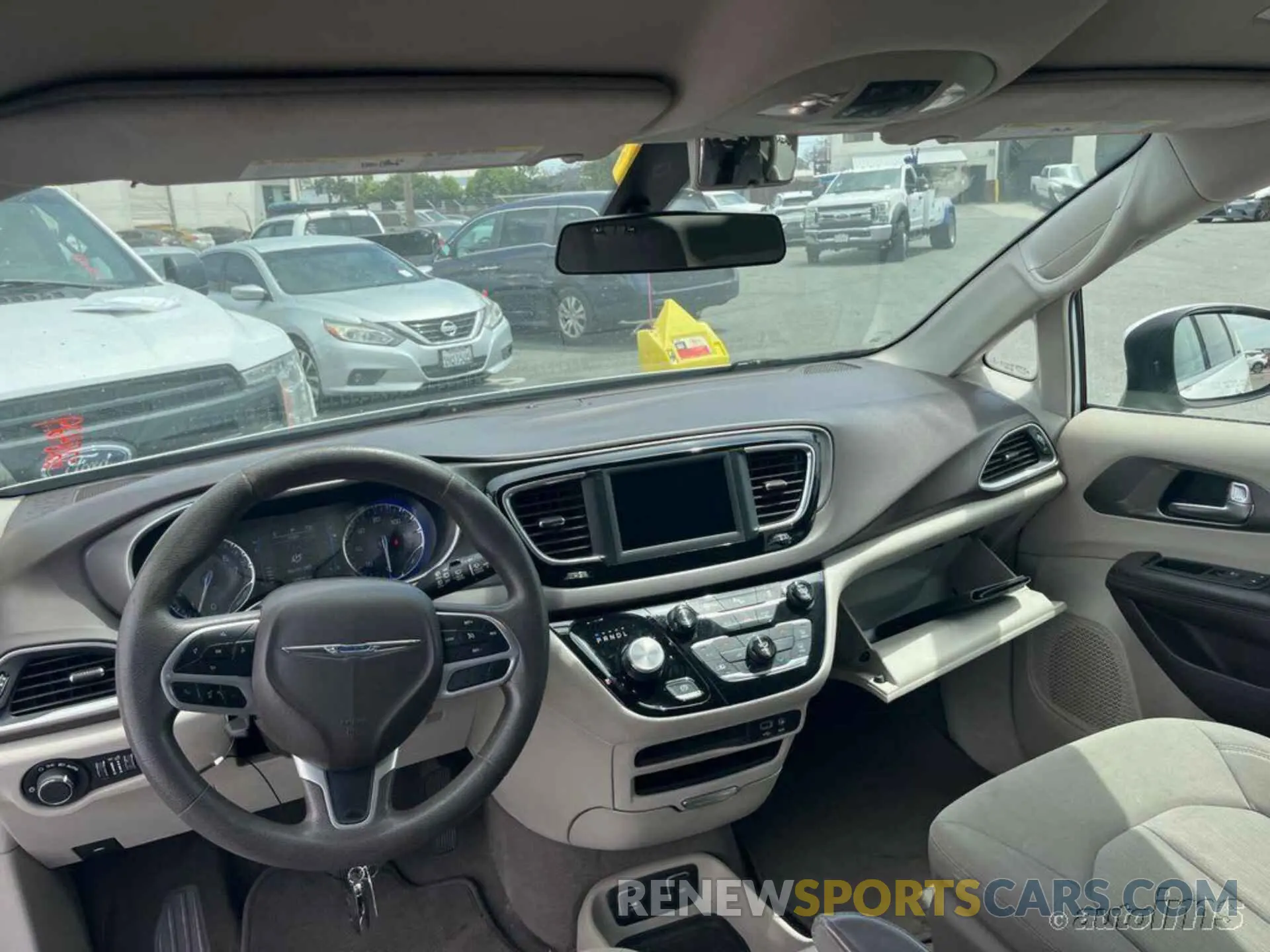 3 Photograph of a damaged car 2C4RC1DG9KR559616 CHRYSLER PACIFICA 2019