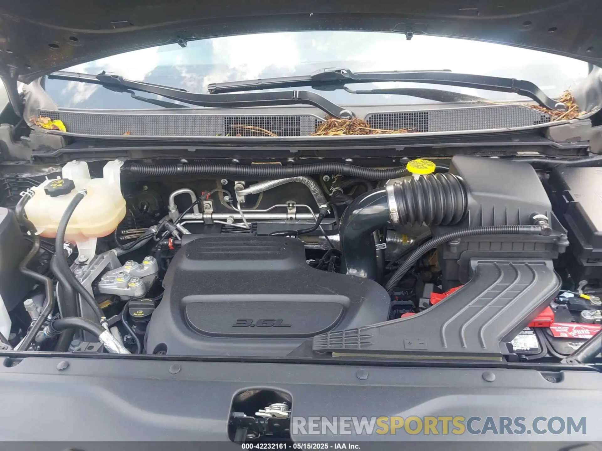 10 Photograph of a damaged car 2C4RC1EG0KR652409 CHRYSLER PACIFICA 2019