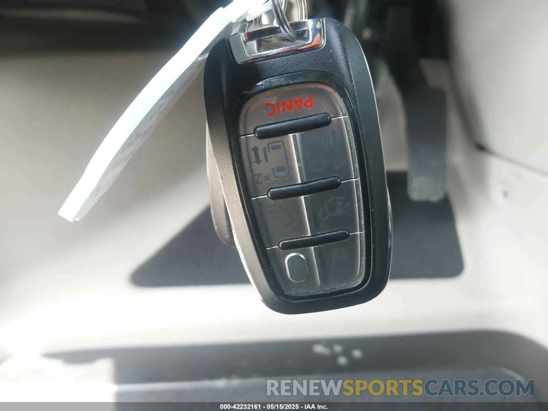 11 Photograph of a damaged car 2C4RC1EG0KR652409 CHRYSLER PACIFICA 2019