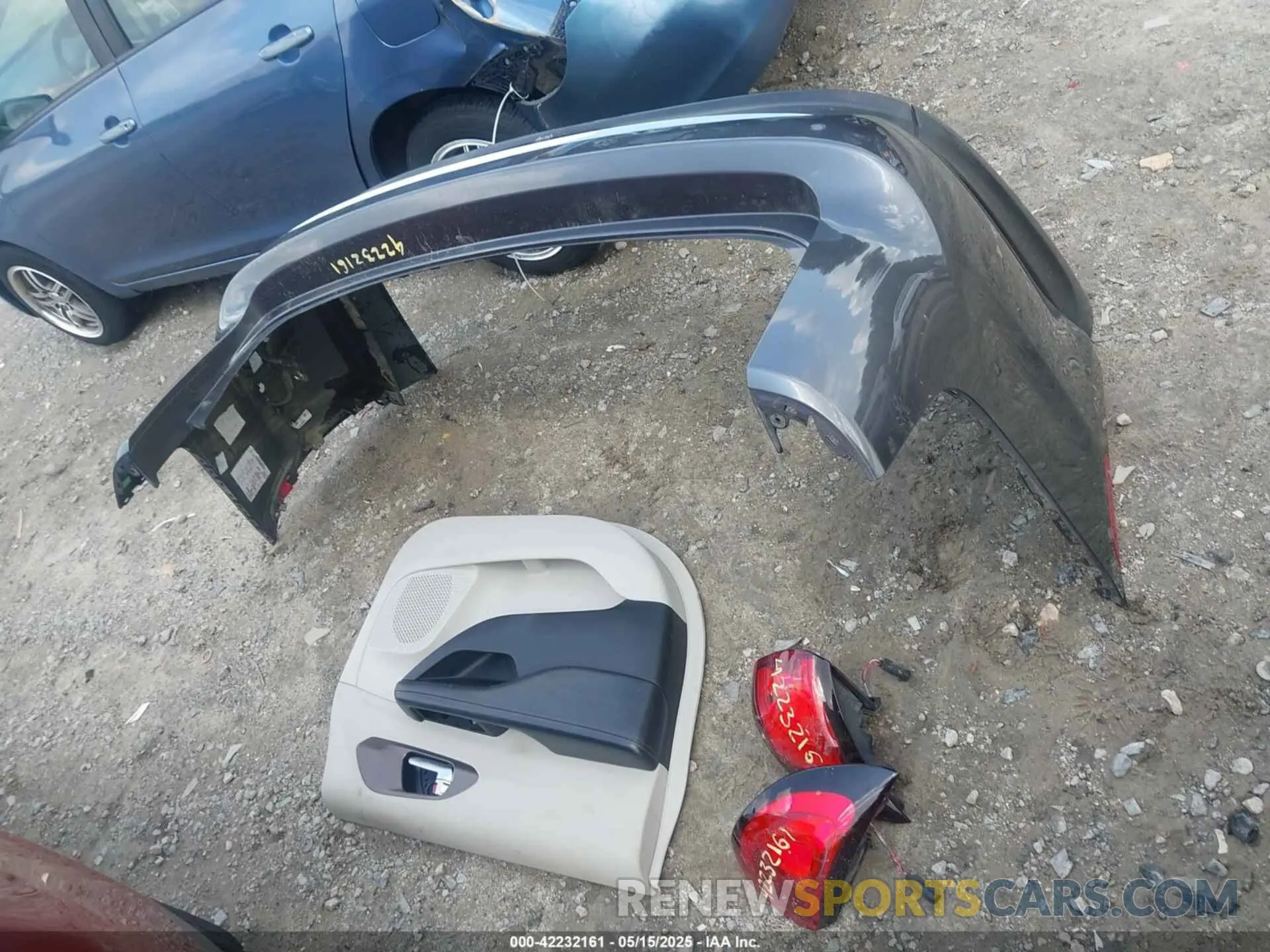 12 Photograph of a damaged car 2C4RC1EG0KR652409 CHRYSLER PACIFICA 2019