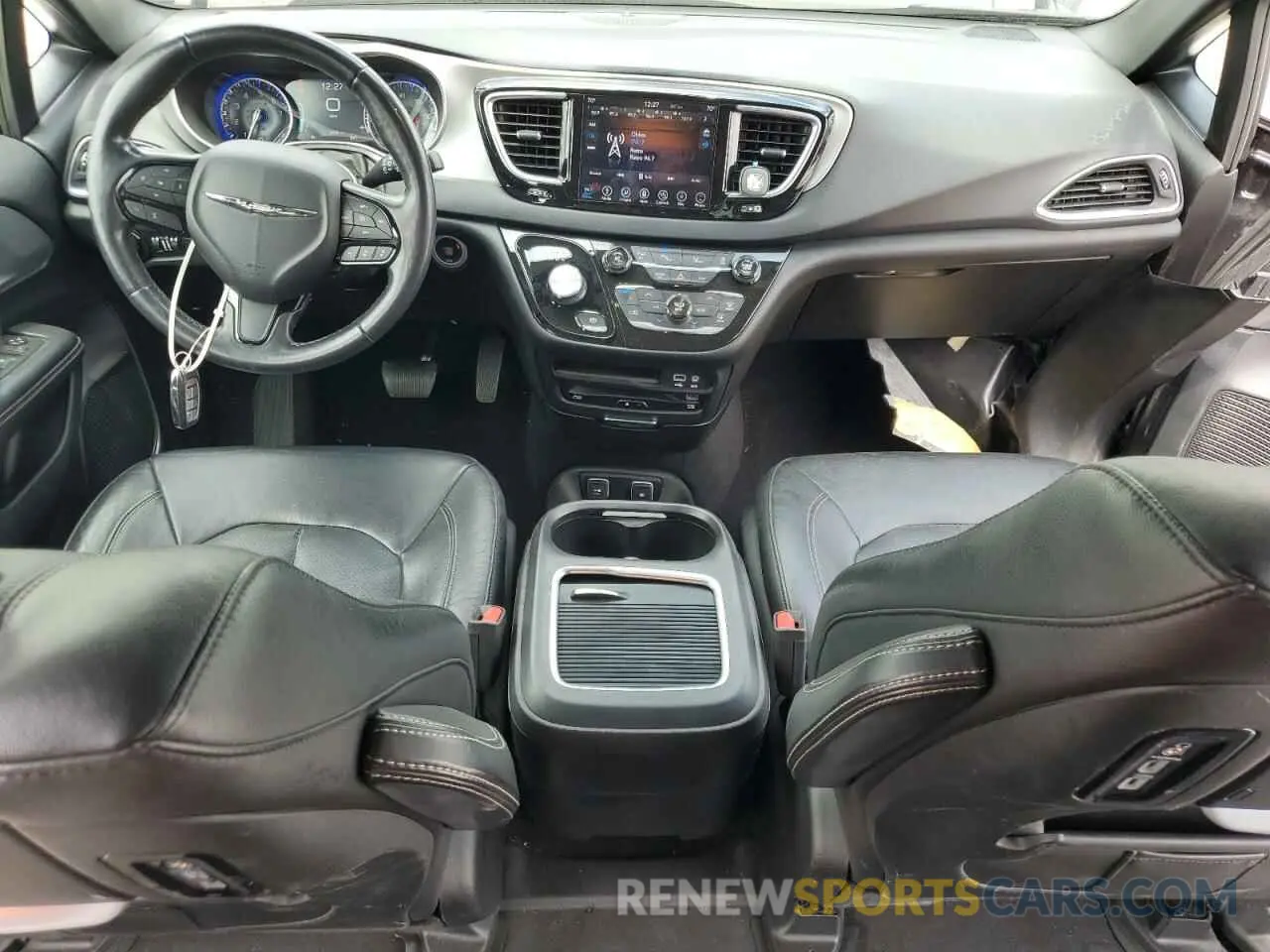 8 Photograph of a damaged car 2C4RC1EG1KR627969 CHRYSLER PACIFICA 2019