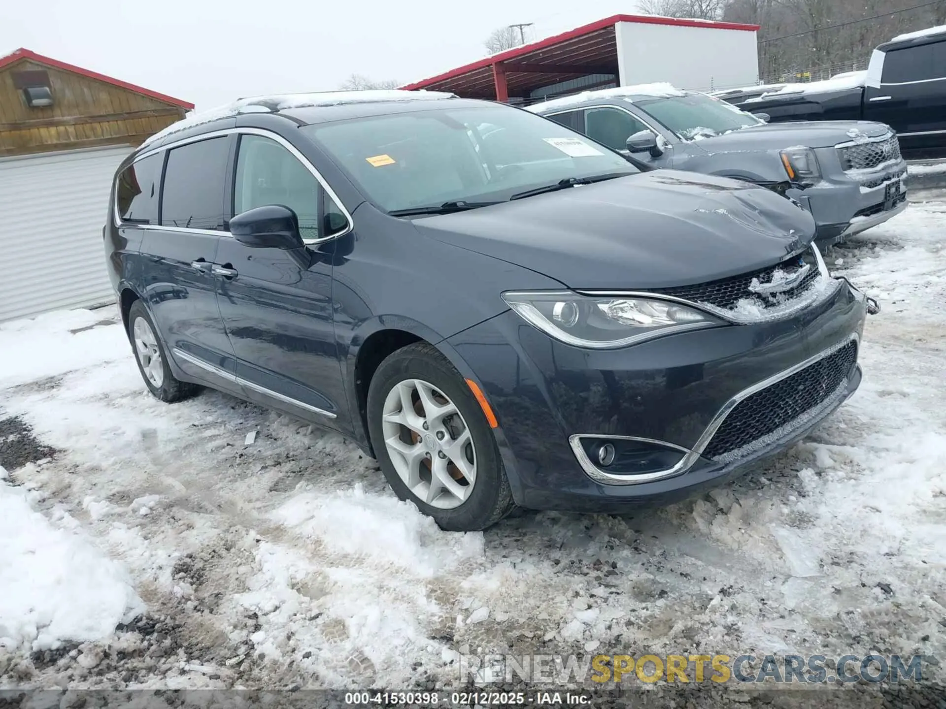 1 Photograph of a damaged car 2C4RC1EG1KR733645 CHRYSLER PACIFICA 2019