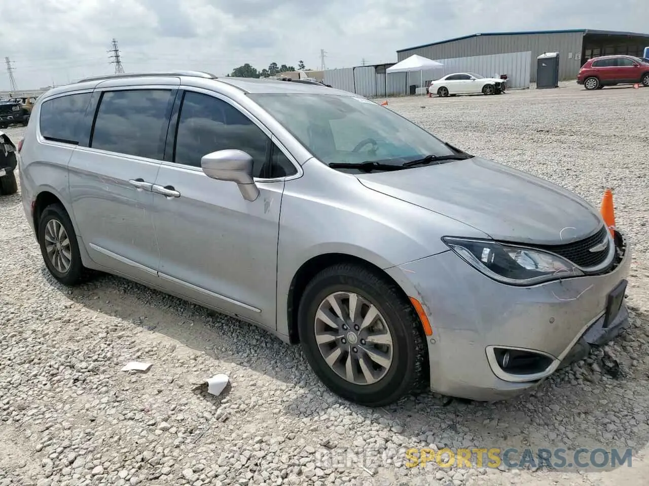 4 Photograph of a damaged car 2C4RC1EG4KR748981 CHRYSLER PACIFICA 2019