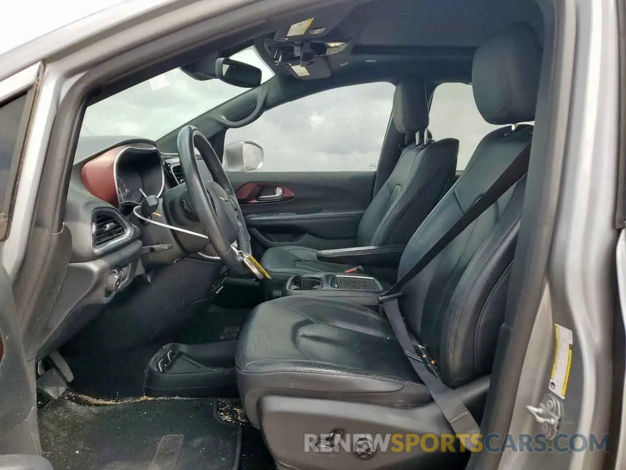 7 Photograph of a damaged car 2C4RC1EG4KR748981 CHRYSLER PACIFICA 2019