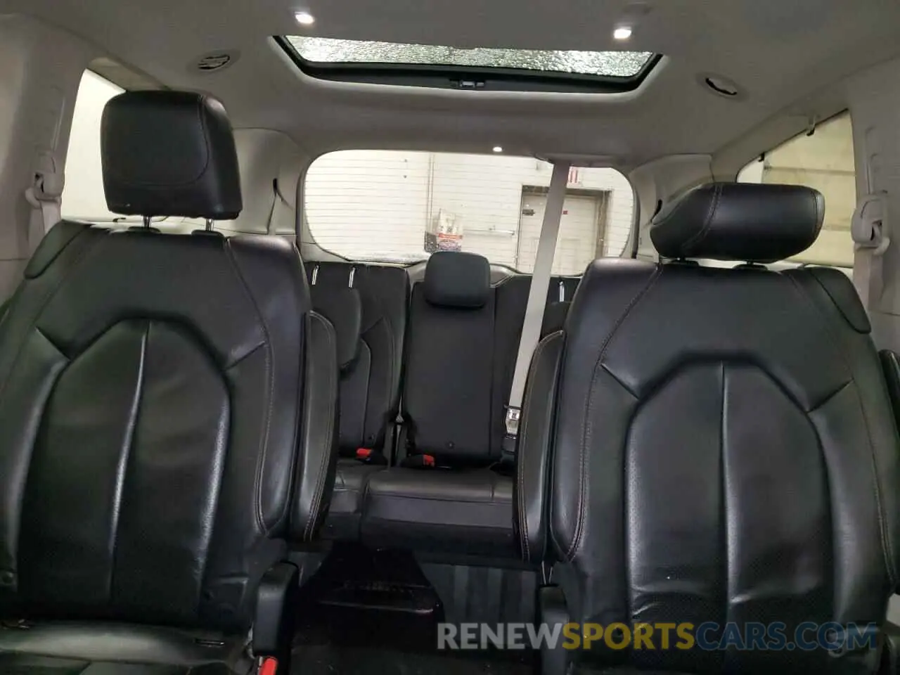 10 Photograph of a damaged car 2C4RC1EG6KR604641 CHRYSLER PACIFICA 2019