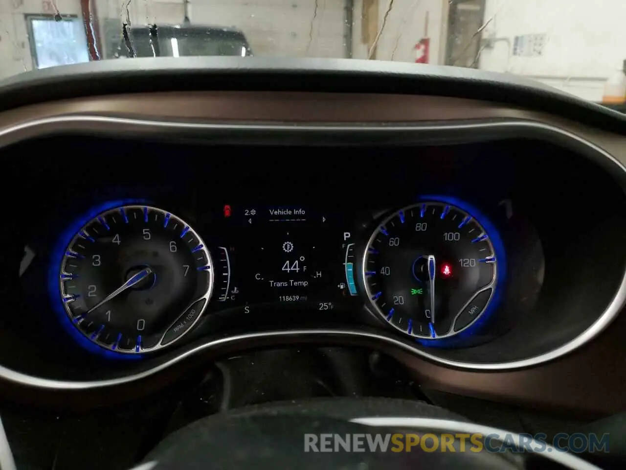 9 Photograph of a damaged car 2C4RC1EG6KR604641 CHRYSLER PACIFICA 2019