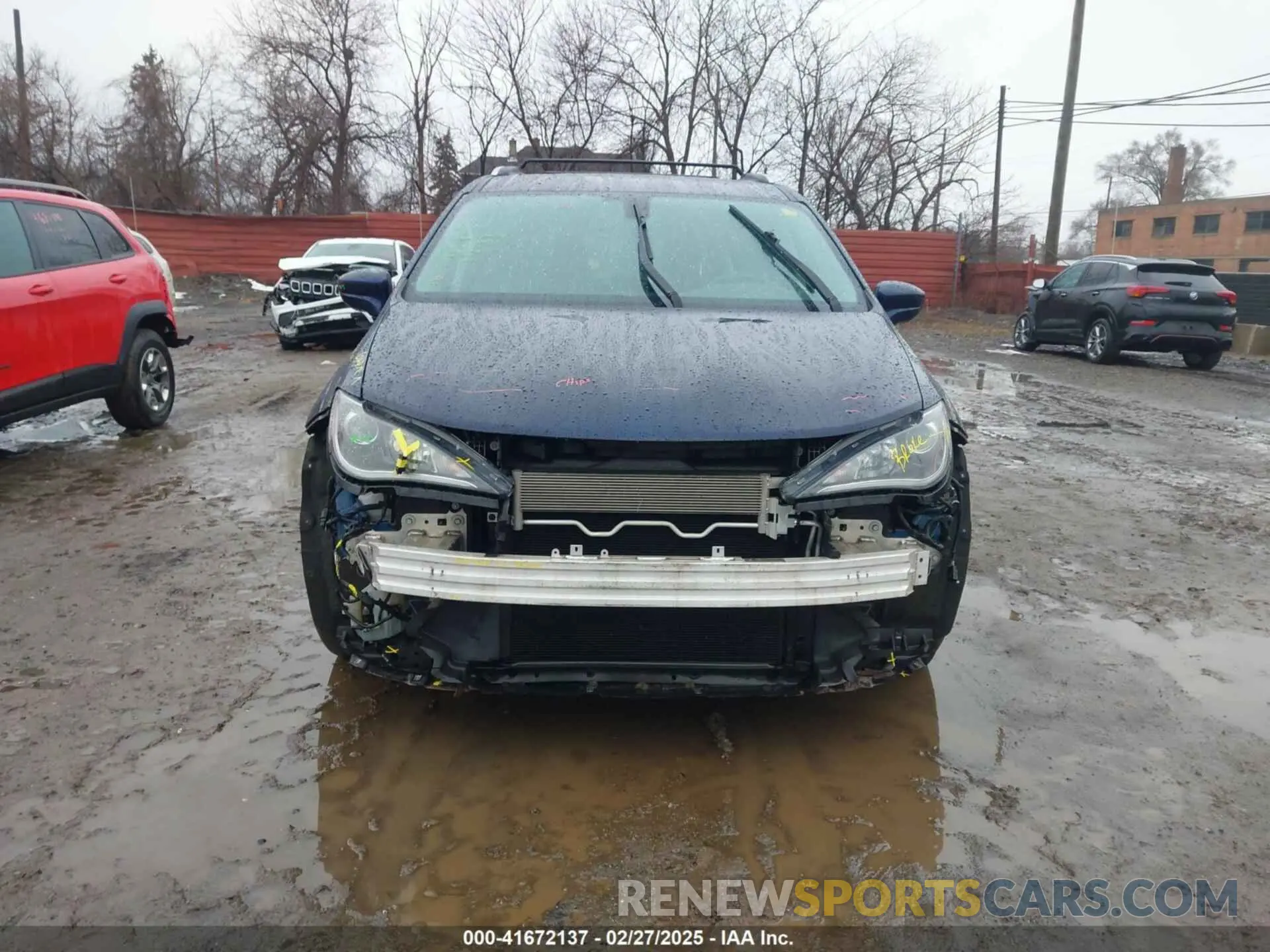 12 Photograph of a damaged car 2C4RC1EG7KR588613 CHRYSLER PACIFICA 2019