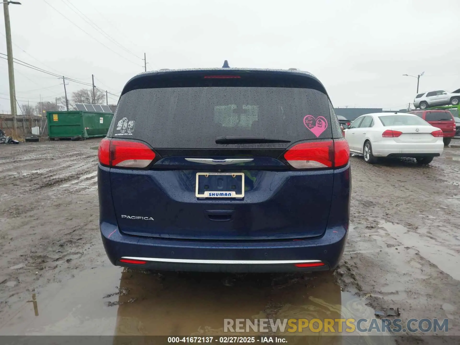 16 Photograph of a damaged car 2C4RC1EG7KR588613 CHRYSLER PACIFICA 2019