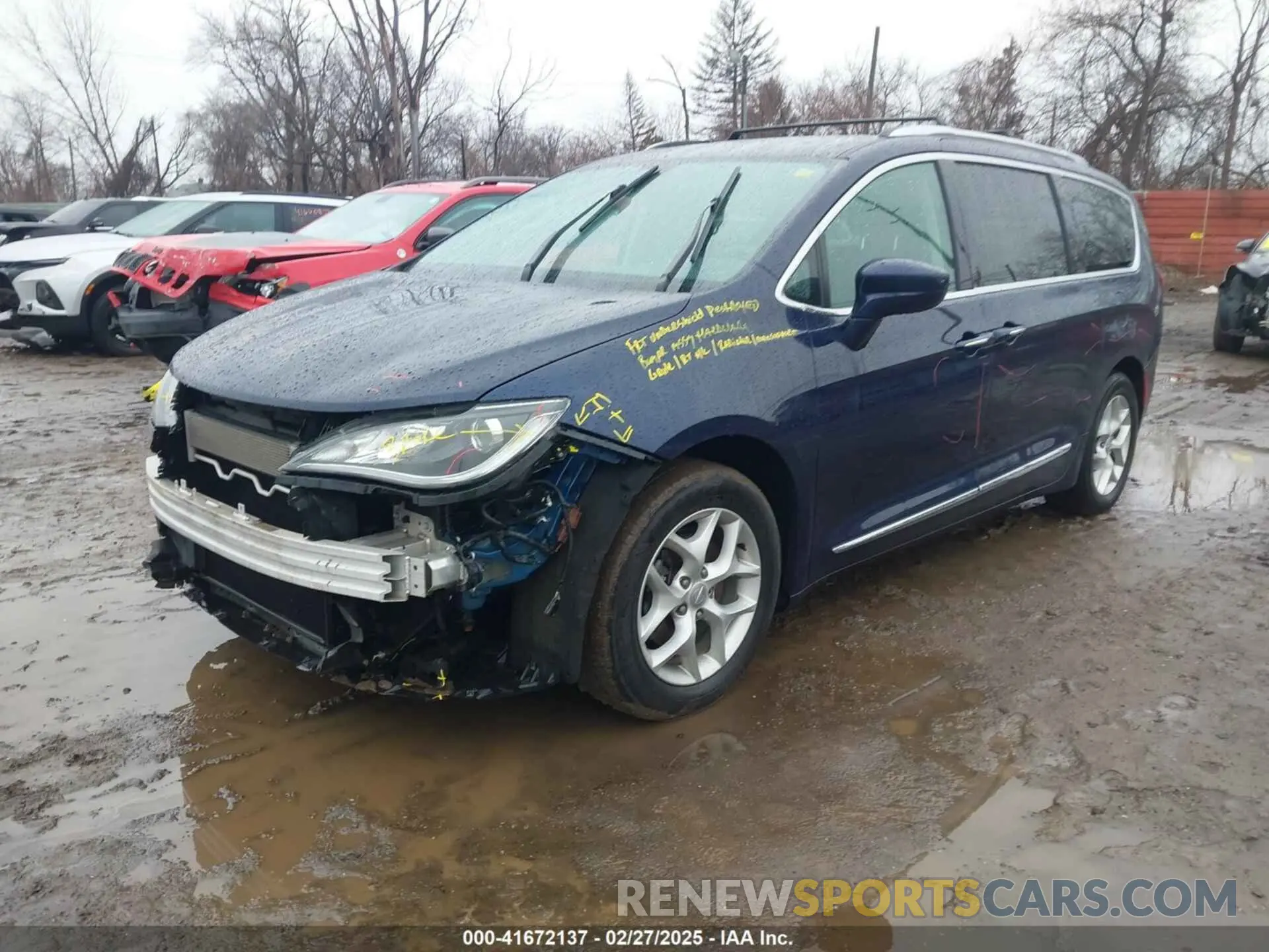 2 Photograph of a damaged car 2C4RC1EG7KR588613 CHRYSLER PACIFICA 2019