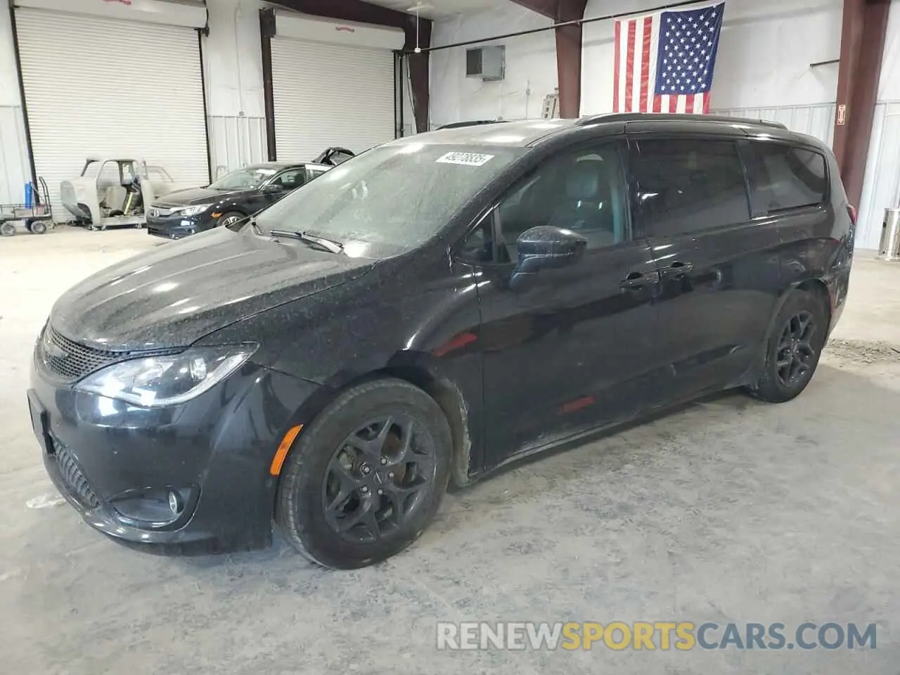 1 Photograph of a damaged car 2C4RC1EG8KR569360 CHRYSLER PACIFICA 2019