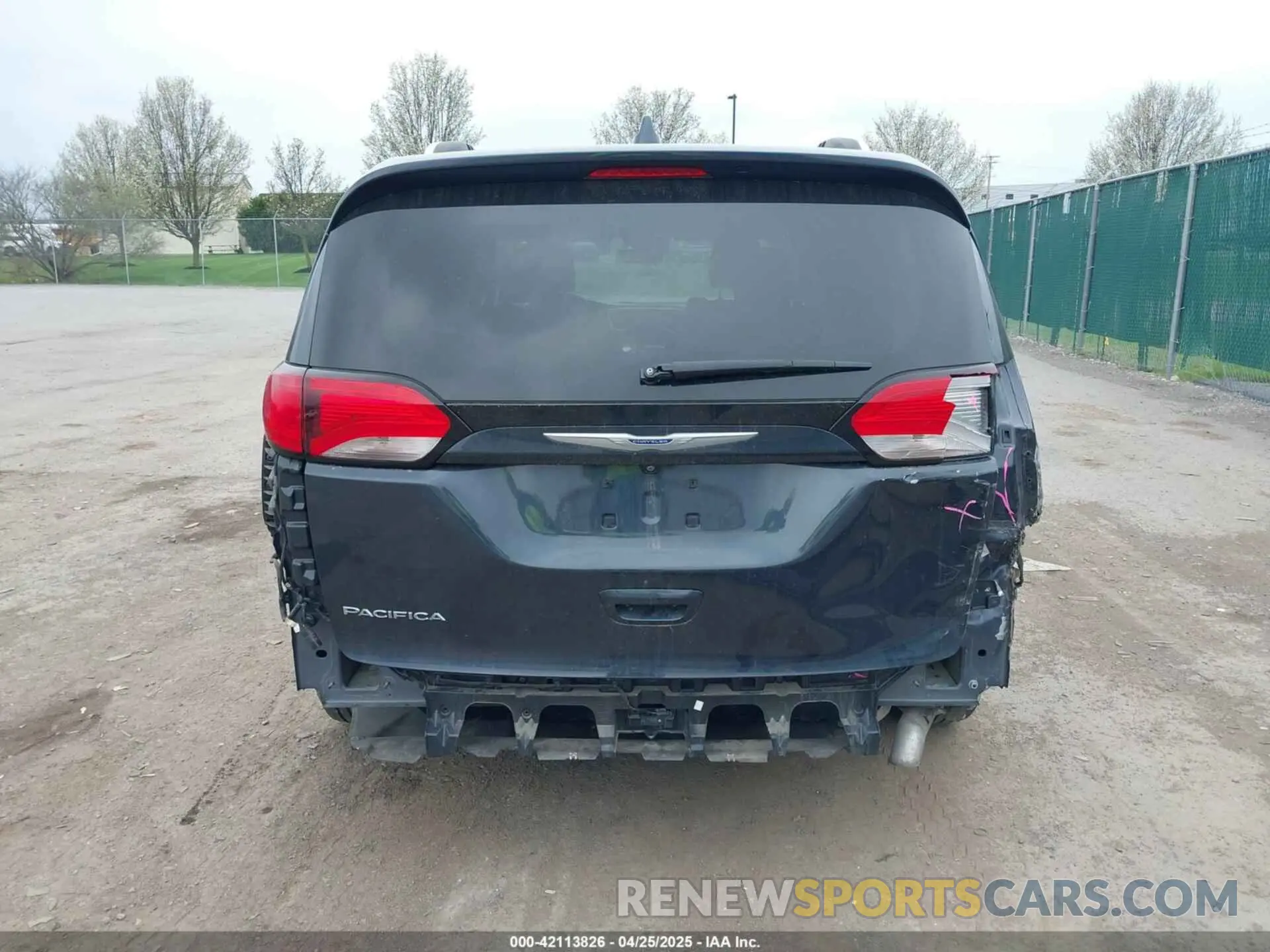16 Photograph of a damaged car 2C4RC1EGXKR708906 CHRYSLER PACIFICA 2019