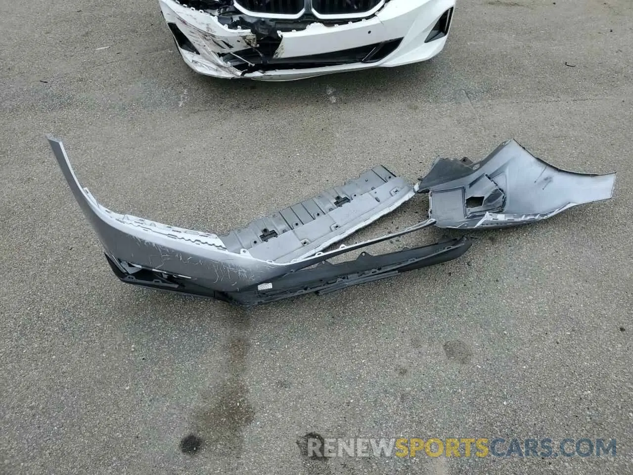 13 Photograph of a damaged car 2C4RC1FG0KR610496 CHRYSLER PACIFICA 2019