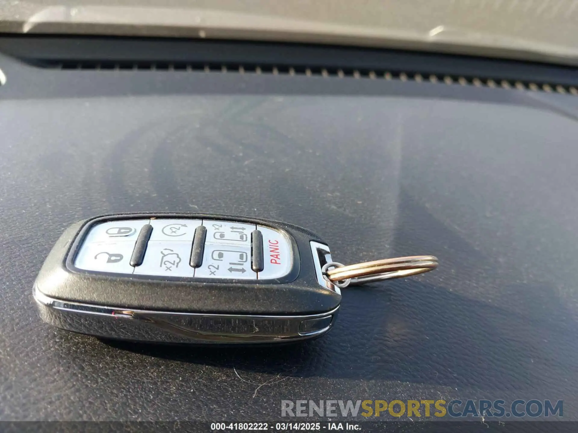 11 Photograph of a damaged car 2C4RC1FG1KR582207 CHRYSLER PACIFICA 2019