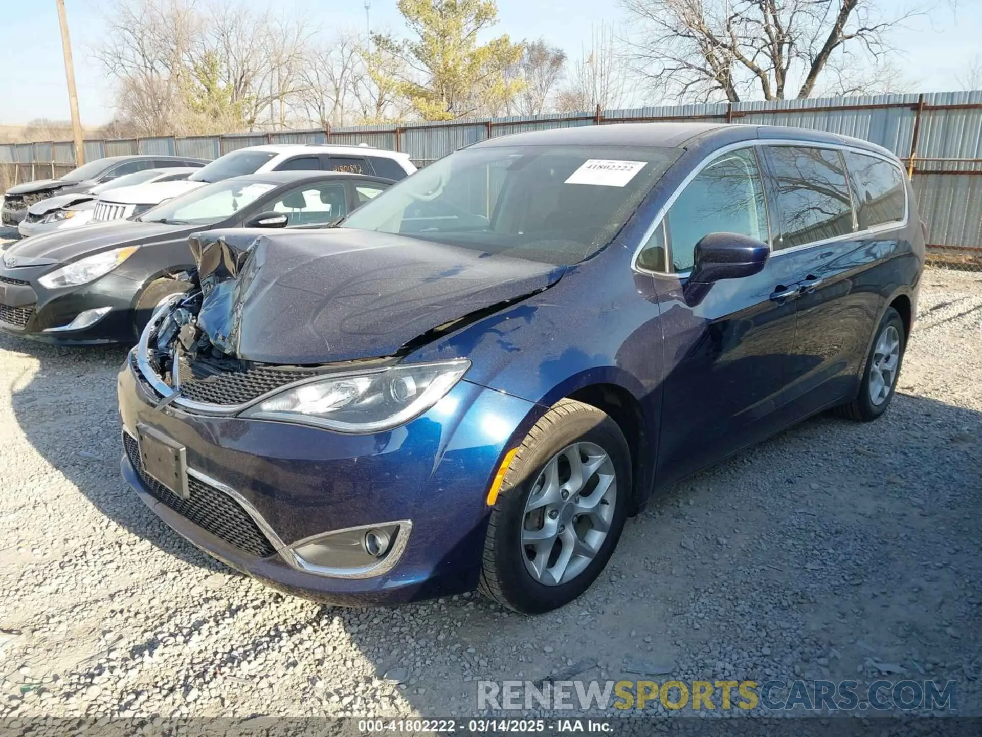 2 Photograph of a damaged car 2C4RC1FG1KR582207 CHRYSLER PACIFICA 2019