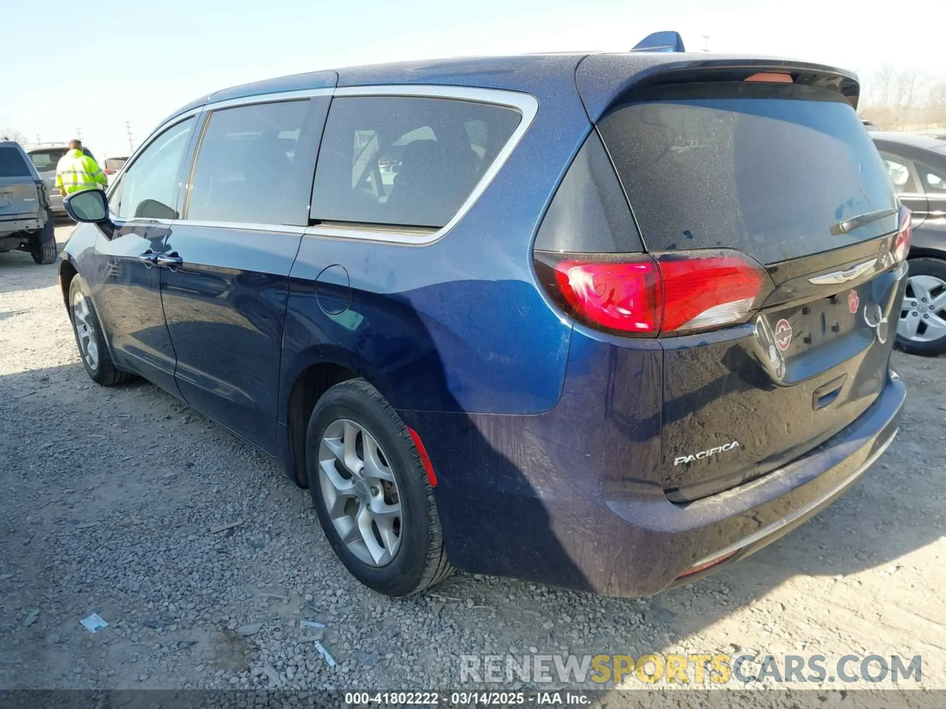 3 Photograph of a damaged car 2C4RC1FG1KR582207 CHRYSLER PACIFICA 2019