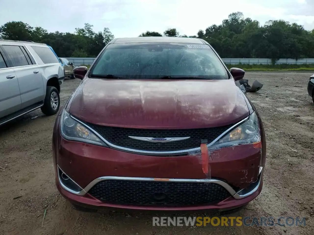 5 Photograph of a damaged car 2C4RC1FG1KR638971 CHRYSLER PACIFICA 2019