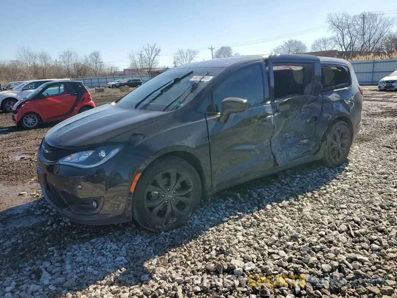 1 Photograph of a damaged car 2C4RC1FG1KR732803 CHRYSLER PACIFICA 2019