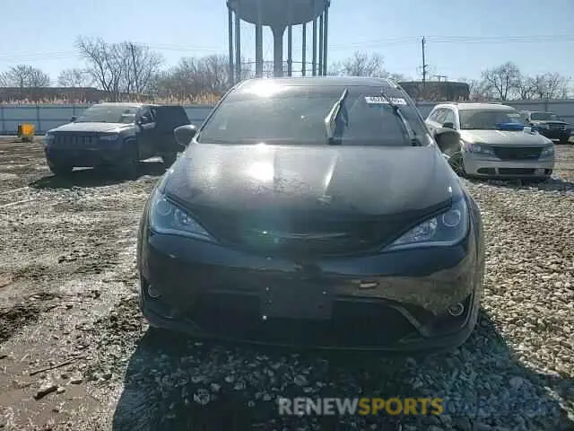 11 Photograph of a damaged car 2C4RC1FG1KR732803 CHRYSLER PACIFICA 2019