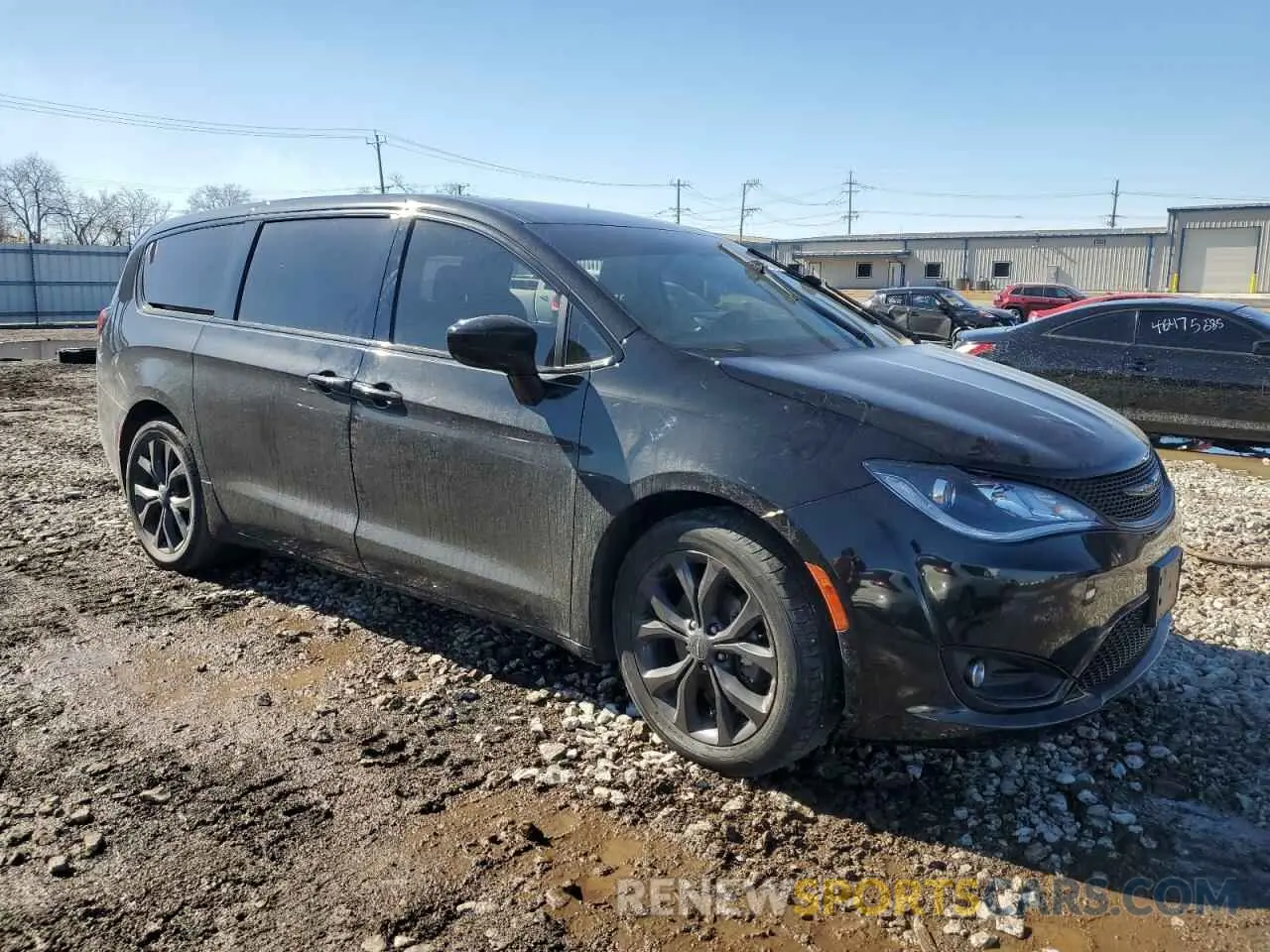 4 Photograph of a damaged car 2C4RC1FG1KR732803 CHRYSLER PACIFICA 2019