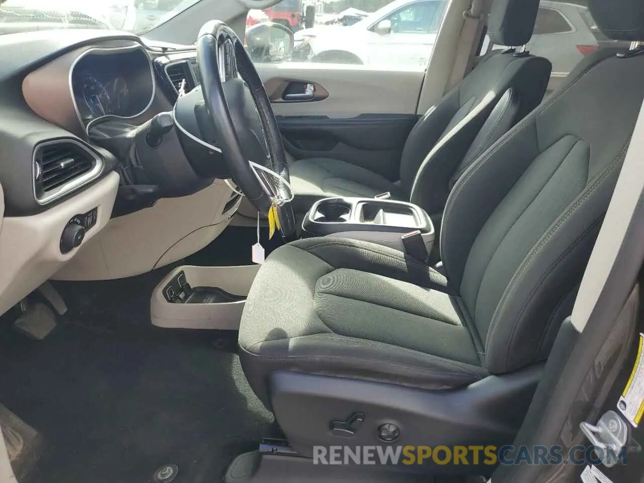 7 Photograph of a damaged car 2C4RC1FG2KR506477 CHRYSLER PACIFICA 2019