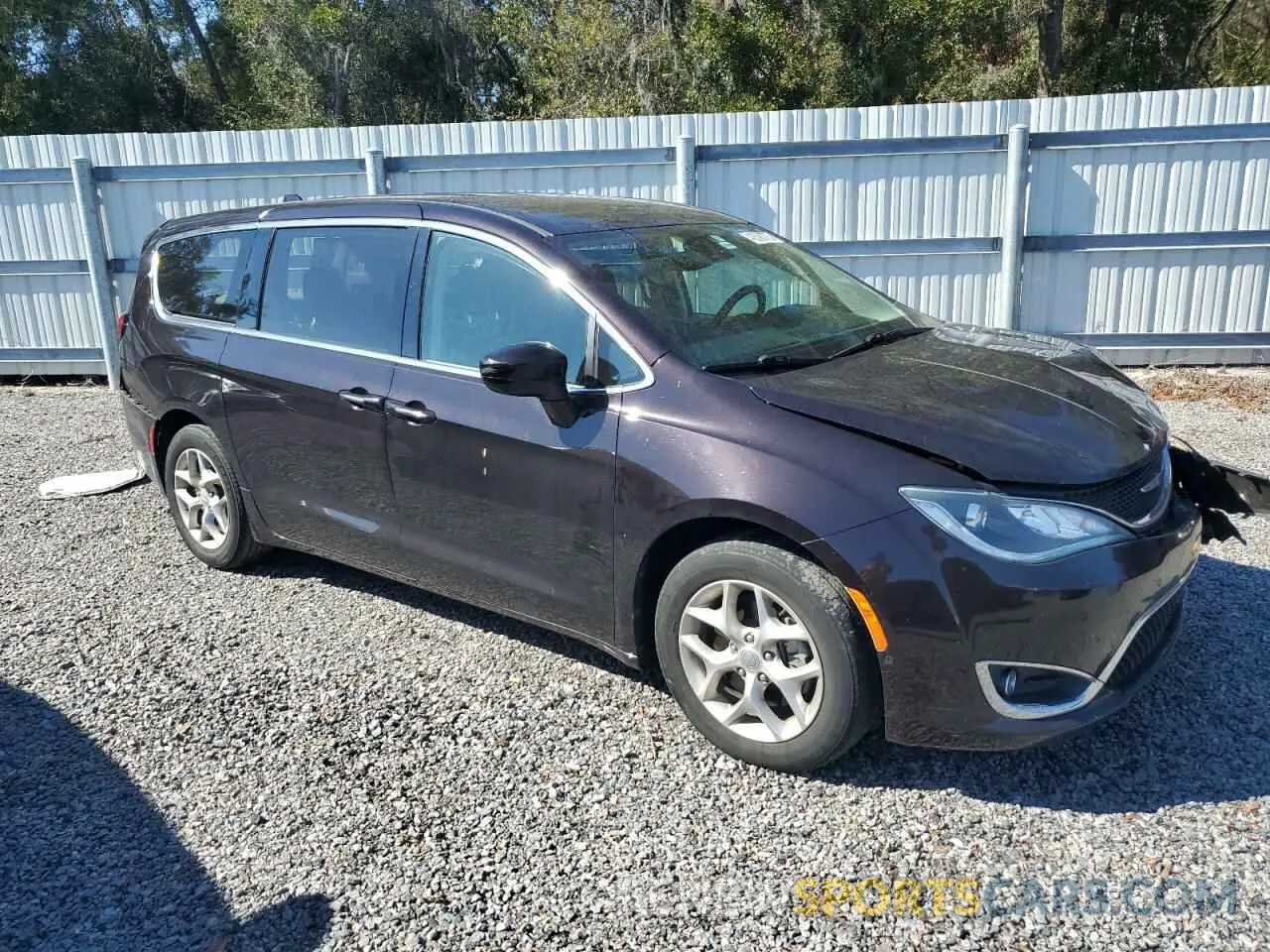 4 Photograph of a damaged car 2C4RC1FG3KR588834 CHRYSLER PACIFICA 2019