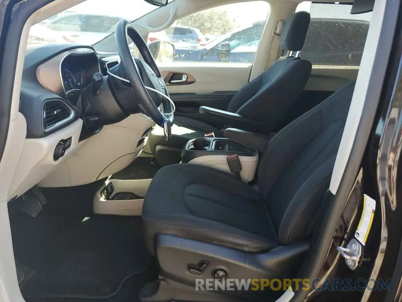 7 Photograph of a damaged car 2C4RC1FG3KR588834 CHRYSLER PACIFICA 2019