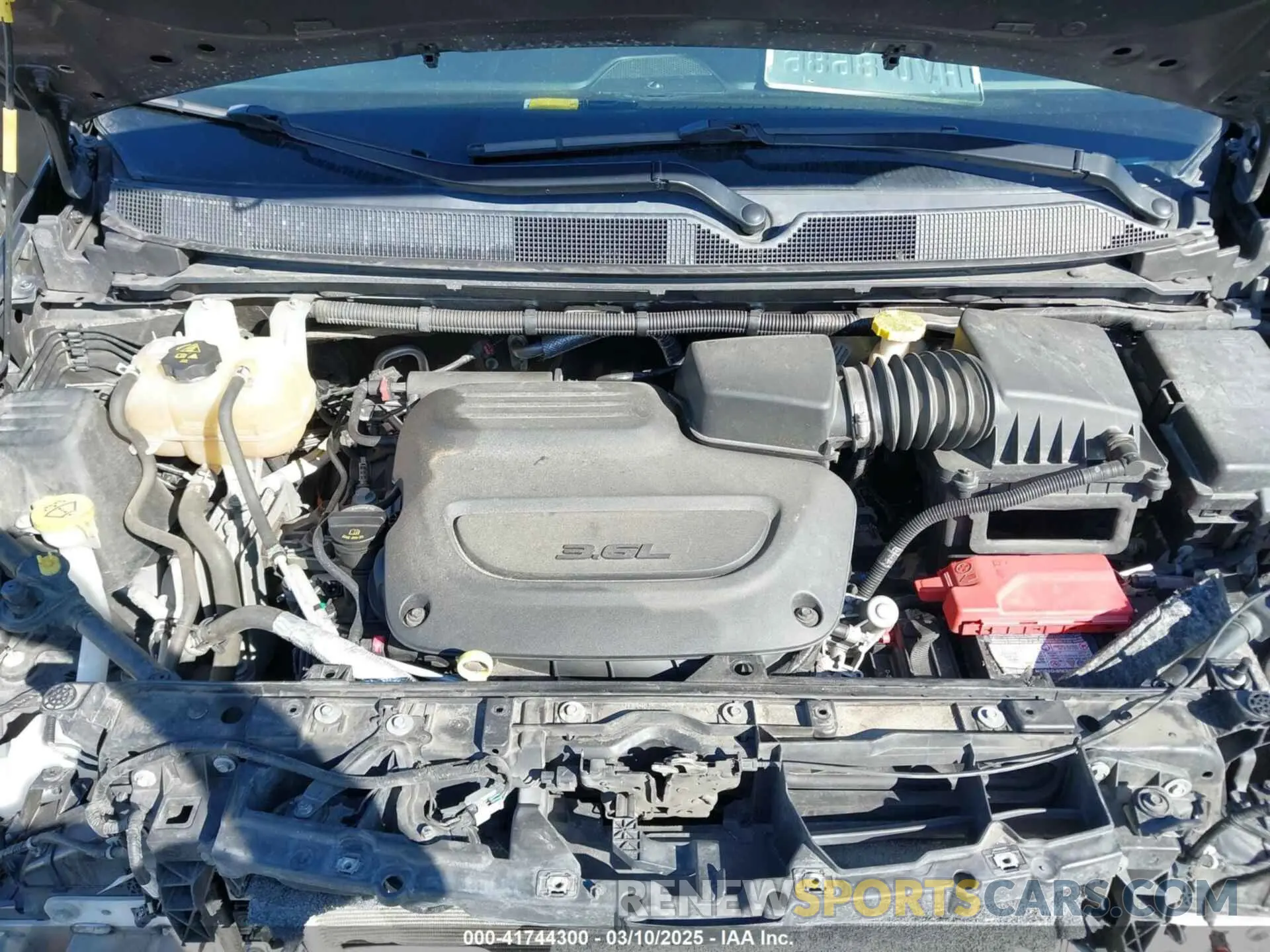 10 Photograph of a damaged car 2C4RC1FG3KR708986 CHRYSLER PACIFICA 2019