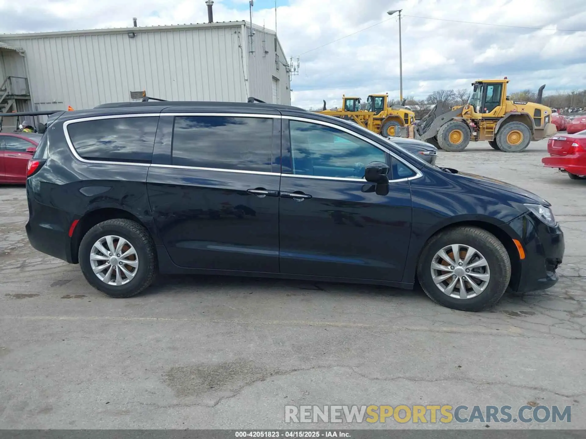 13 Photograph of a damaged car 2C4RC1FG4KR576868 CHRYSLER PACIFICA 2019