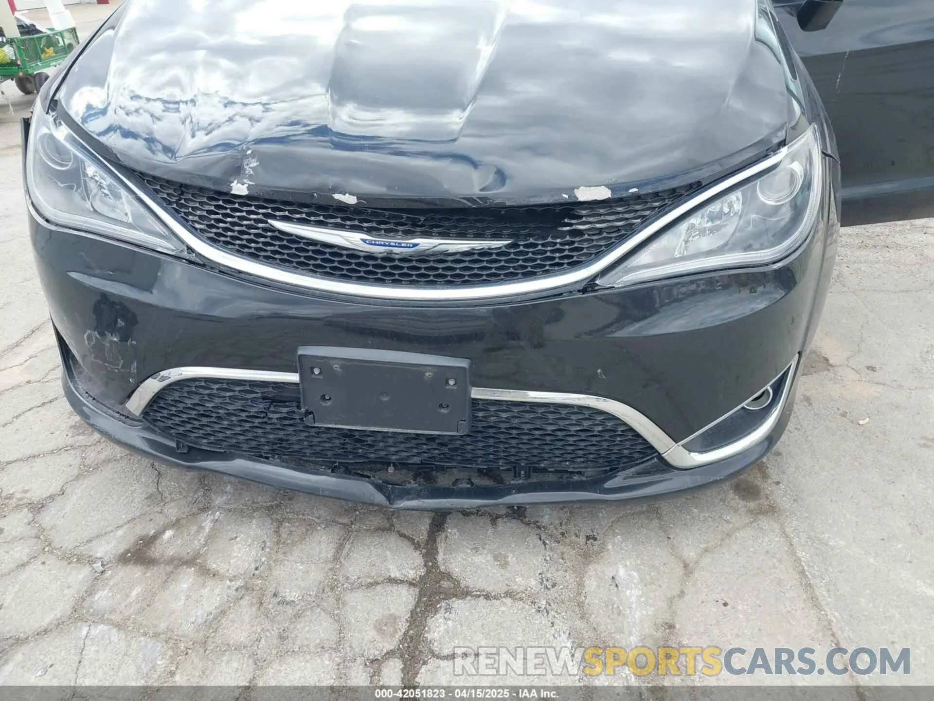 6 Photograph of a damaged car 2C4RC1FG4KR576868 CHRYSLER PACIFICA 2019