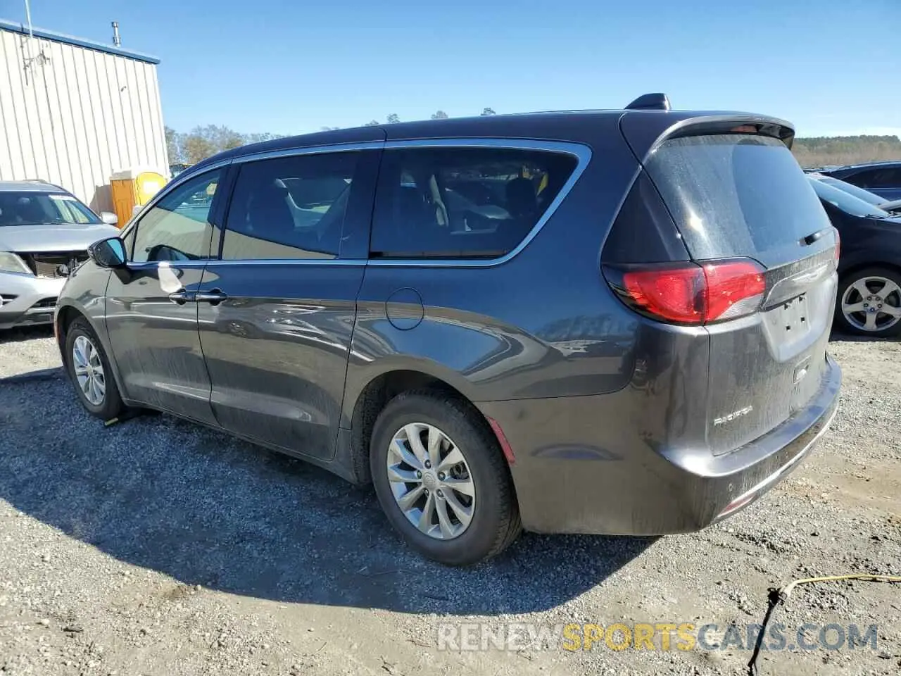2 Photograph of a damaged car 2C4RC1FG4KR639628 CHRYSLER PACIFICA 2019