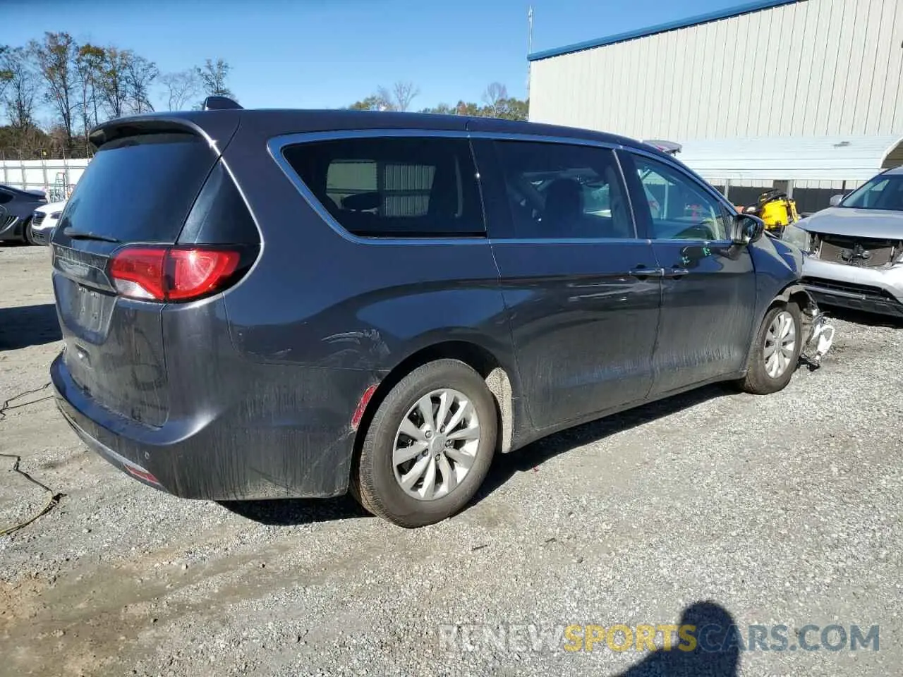 3 Photograph of a damaged car 2C4RC1FG4KR639628 CHRYSLER PACIFICA 2019