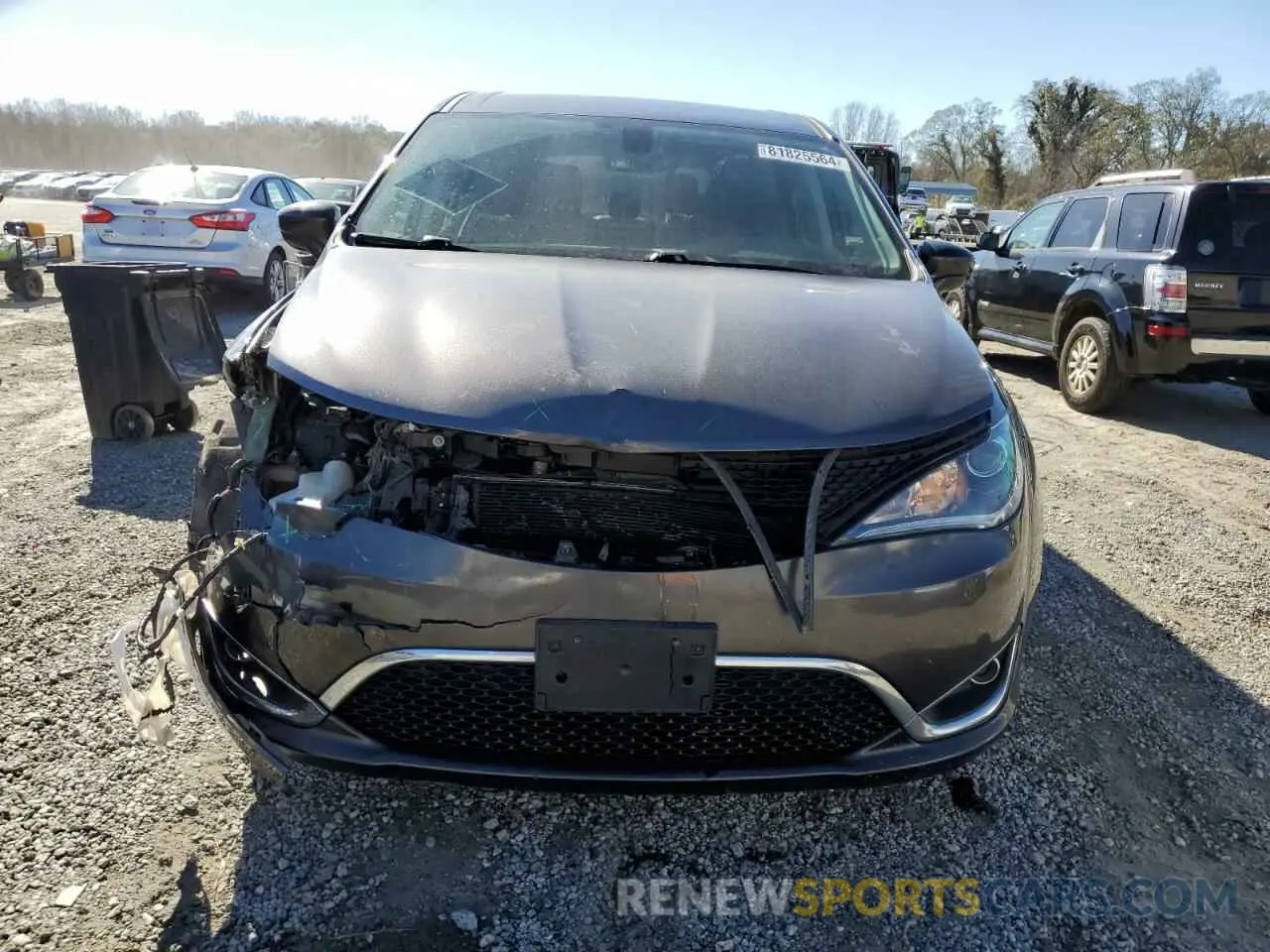 5 Photograph of a damaged car 2C4RC1FG4KR639628 CHRYSLER PACIFICA 2019