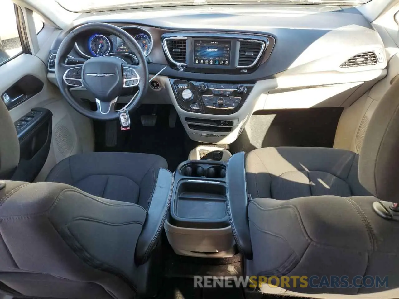 8 Photograph of a damaged car 2C4RC1FG4KR639628 CHRYSLER PACIFICA 2019